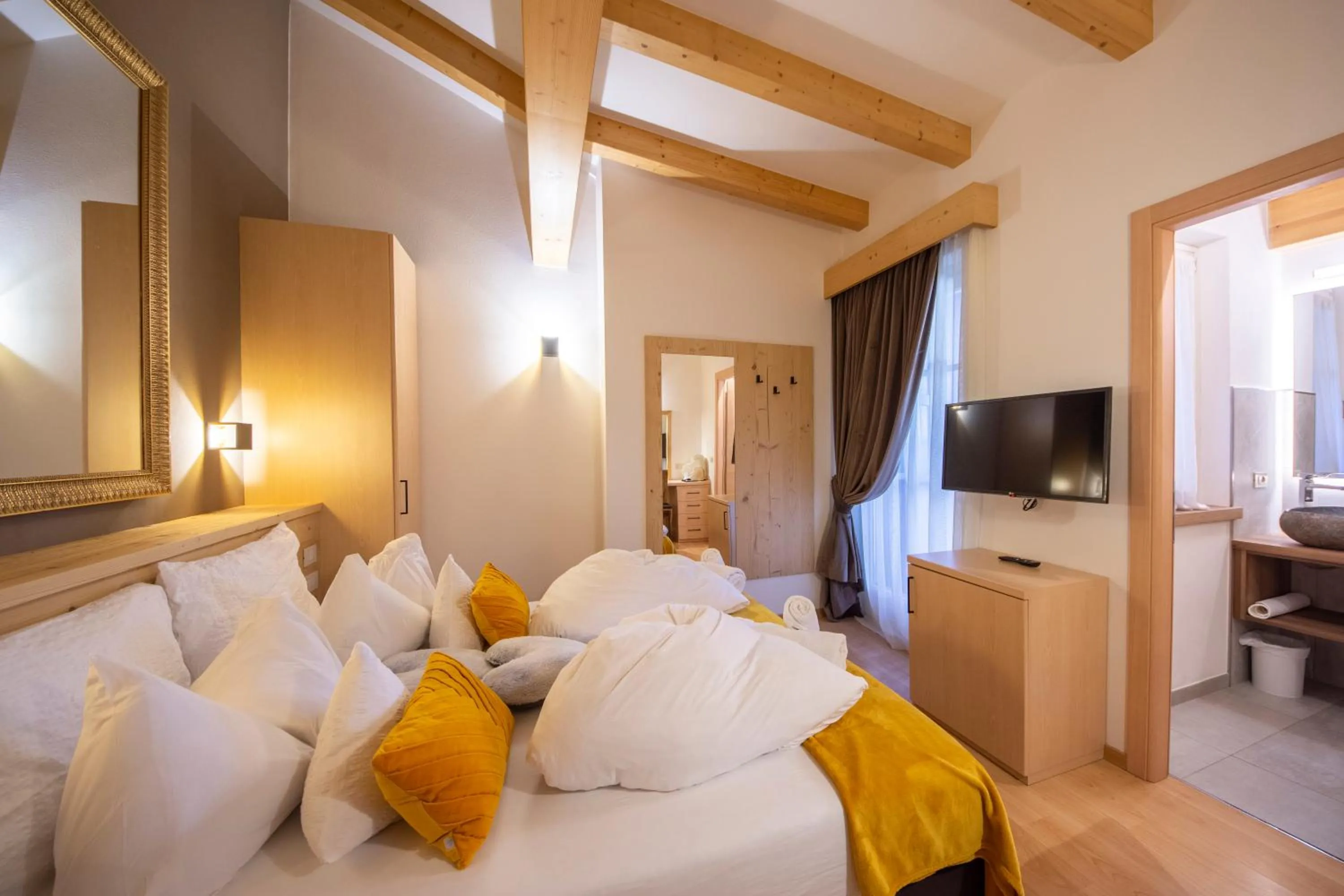 Bedroom, Bed in Hotel Faloria