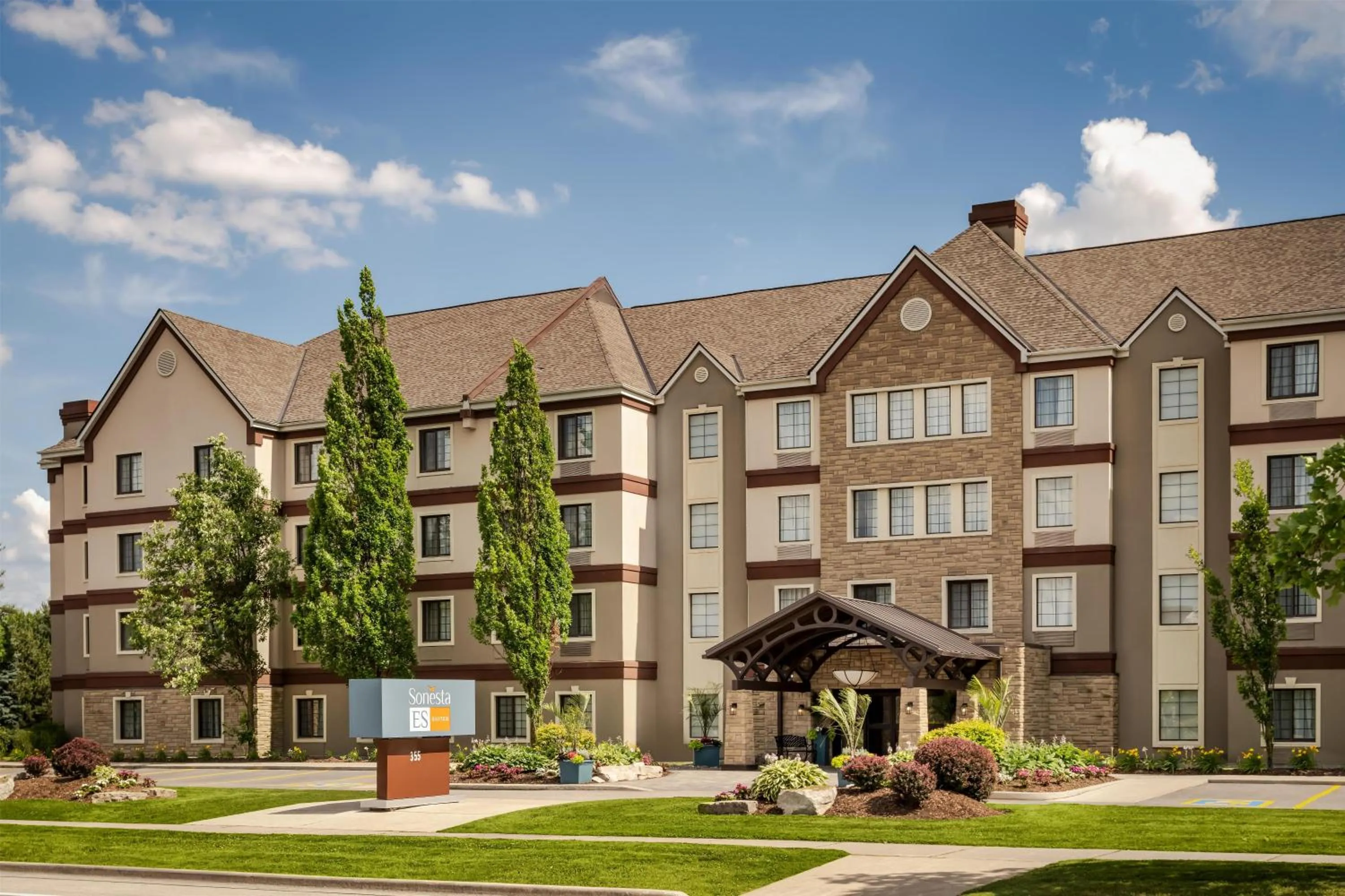 Property building in Sonesta ES Suites Toronto Markham