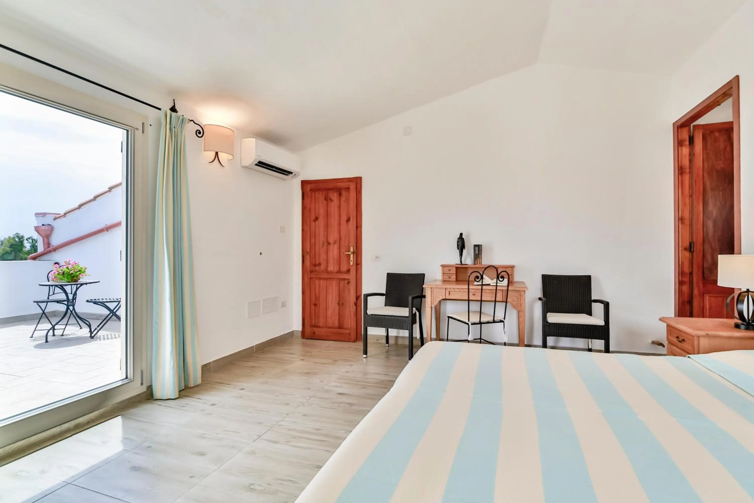 Photo of the whole room in Villa Brigida