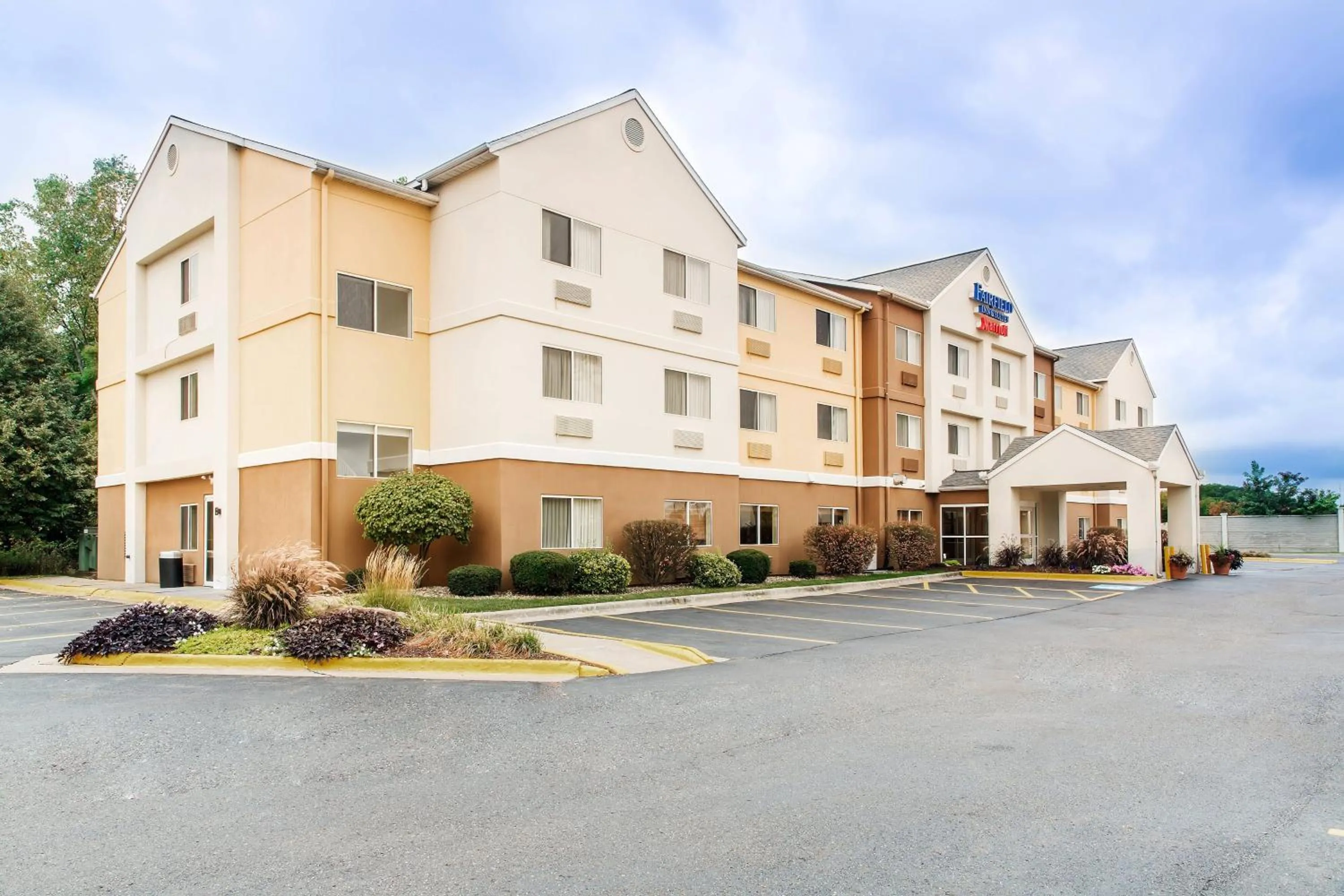 Property building in Fairfield Inn & Suites Canton