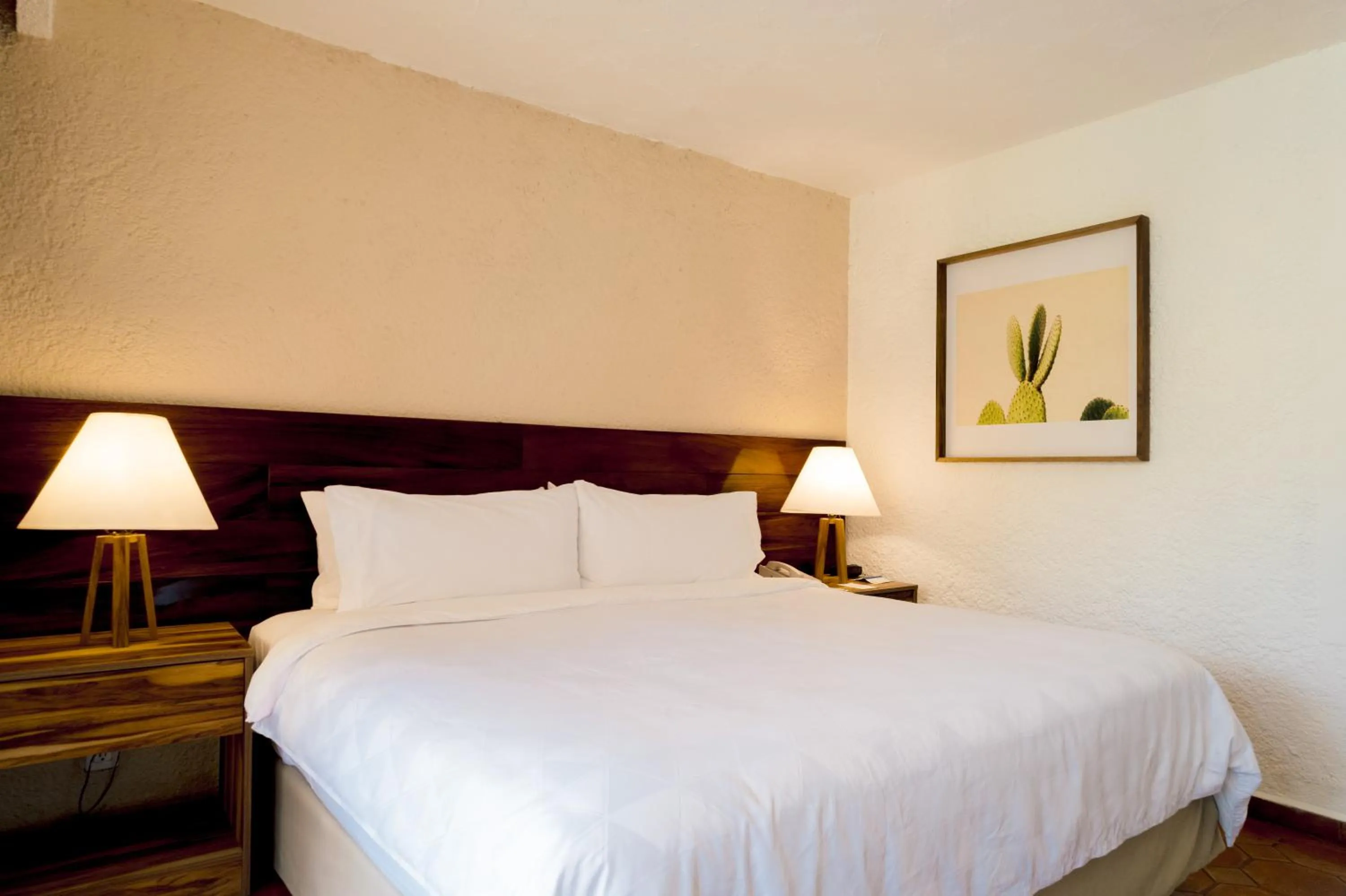 Bed in Holiday Inn Resort Ixtapa All-Inclusive by IHG