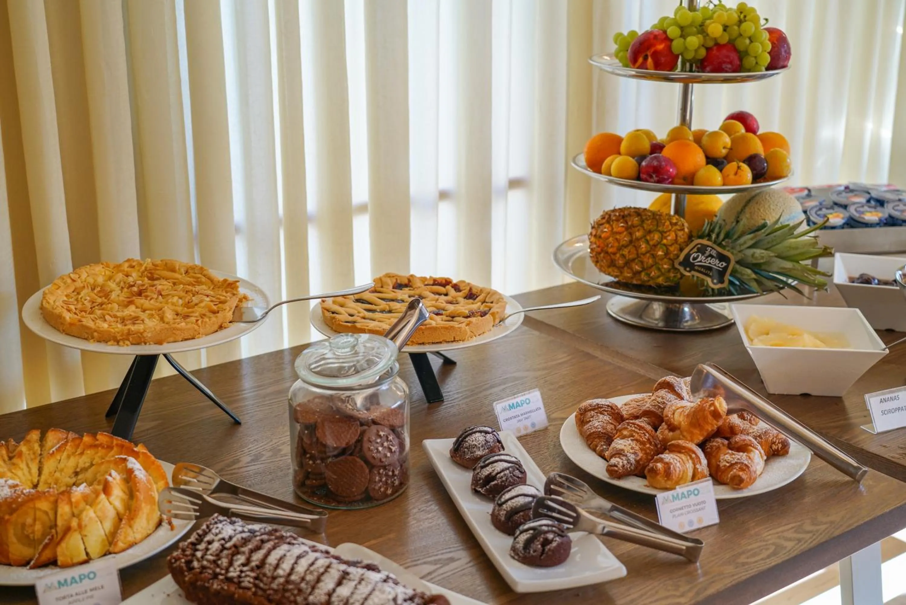 Food and drinks in Resort Villa Hermosa