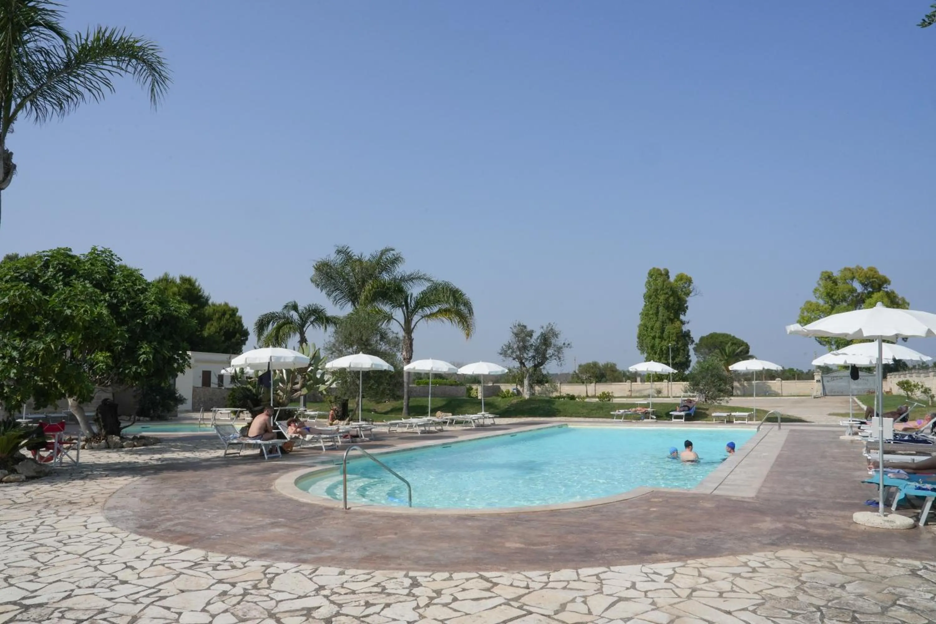 Day in Resort Villa Hermosa