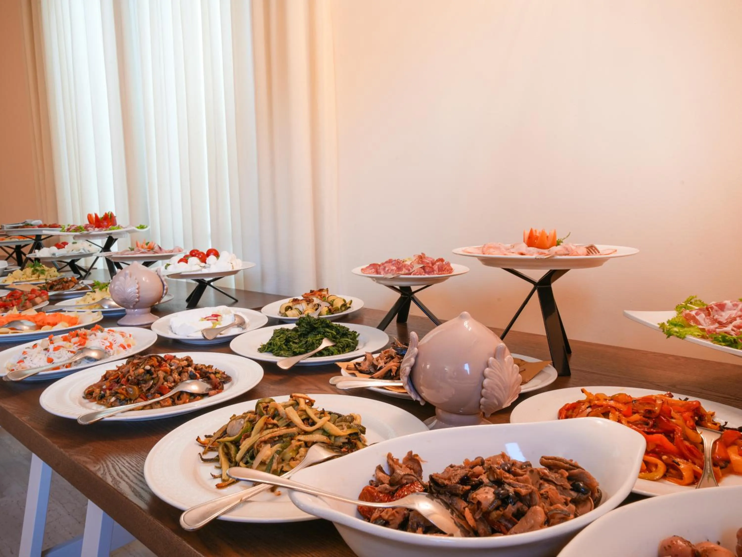 Food and drinks in Resort Villa Hermosa