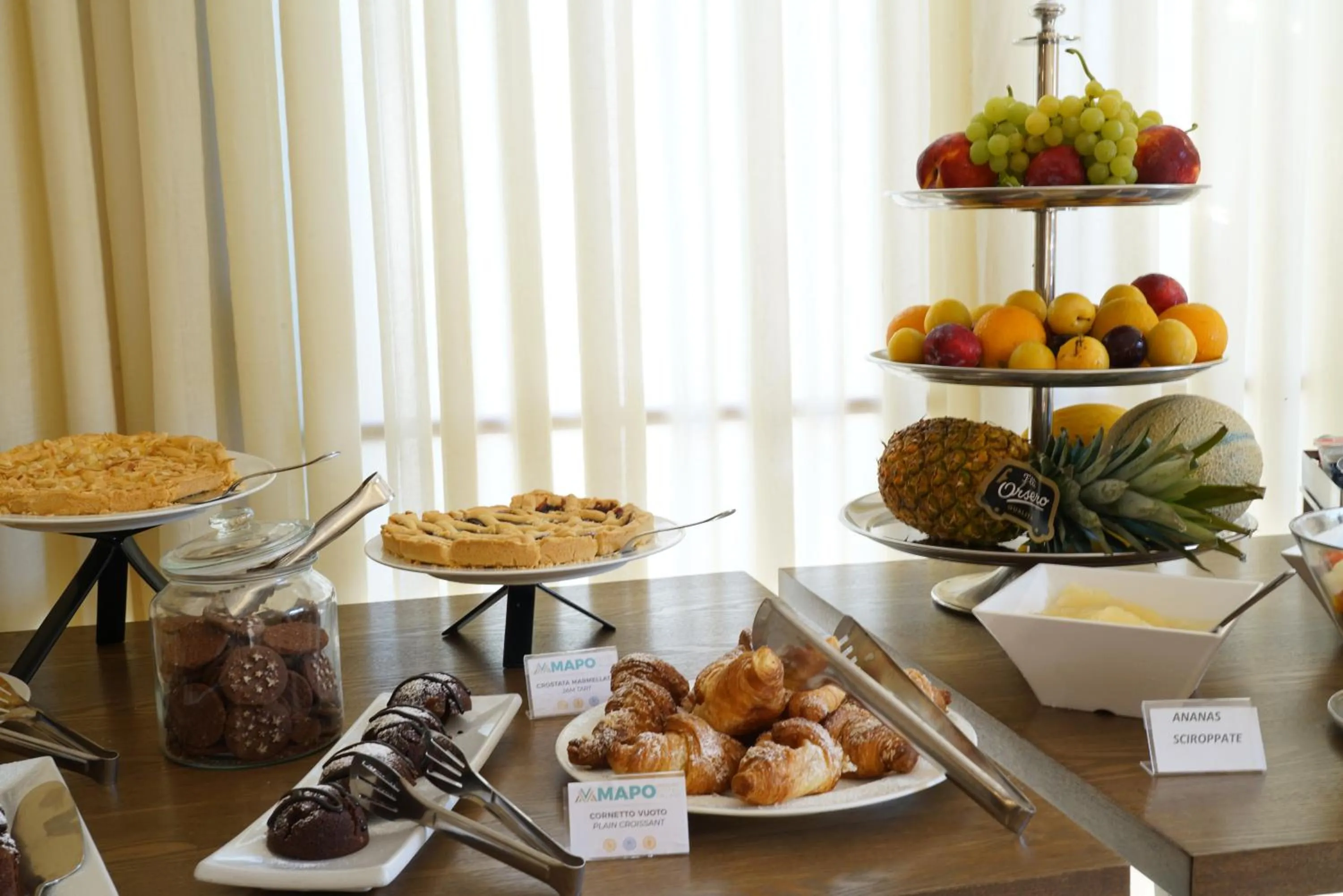 Food and drinks in Resort Villa Hermosa