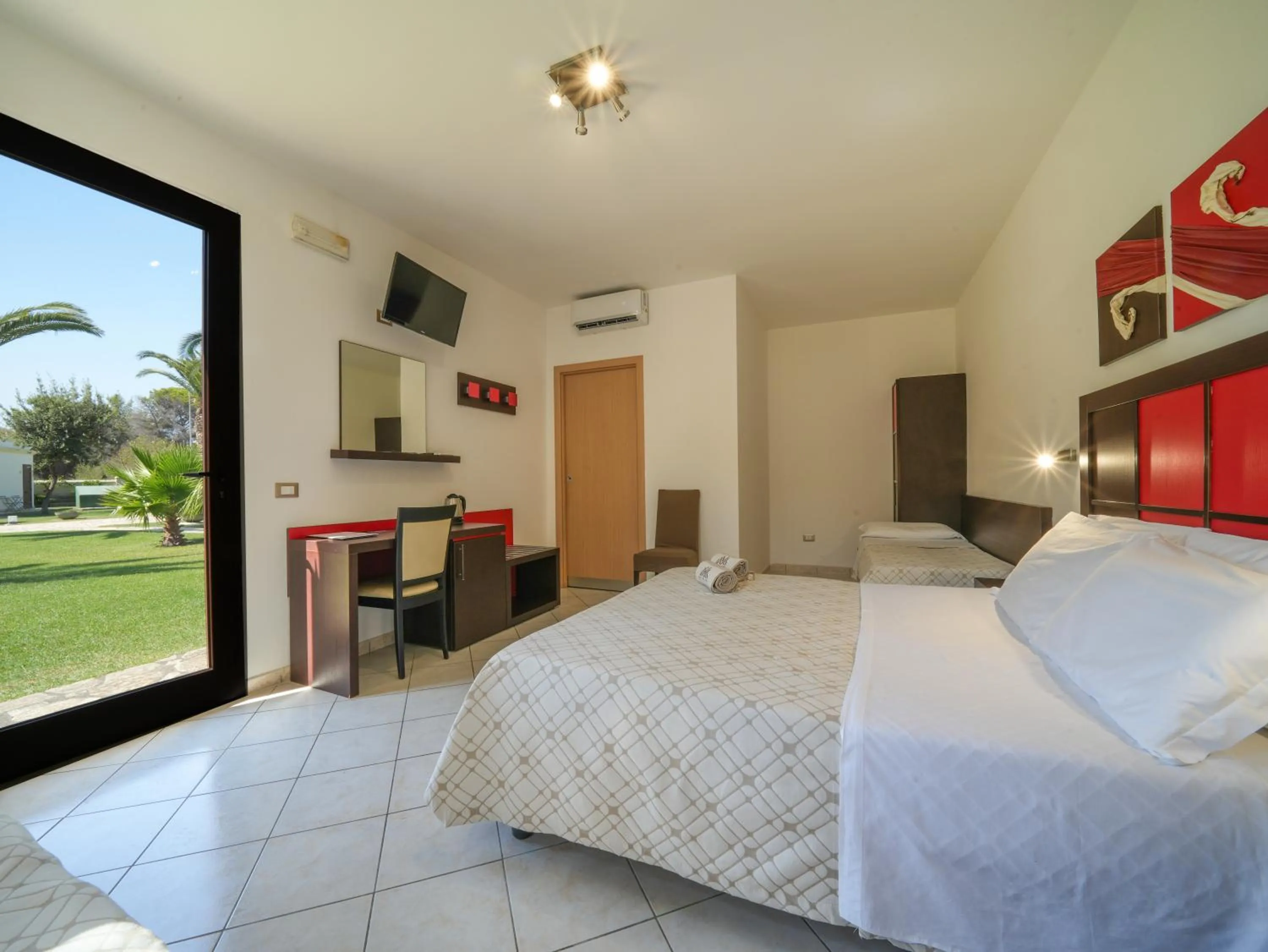 Communal lounge/ TV room in Resort Villa Hermosa