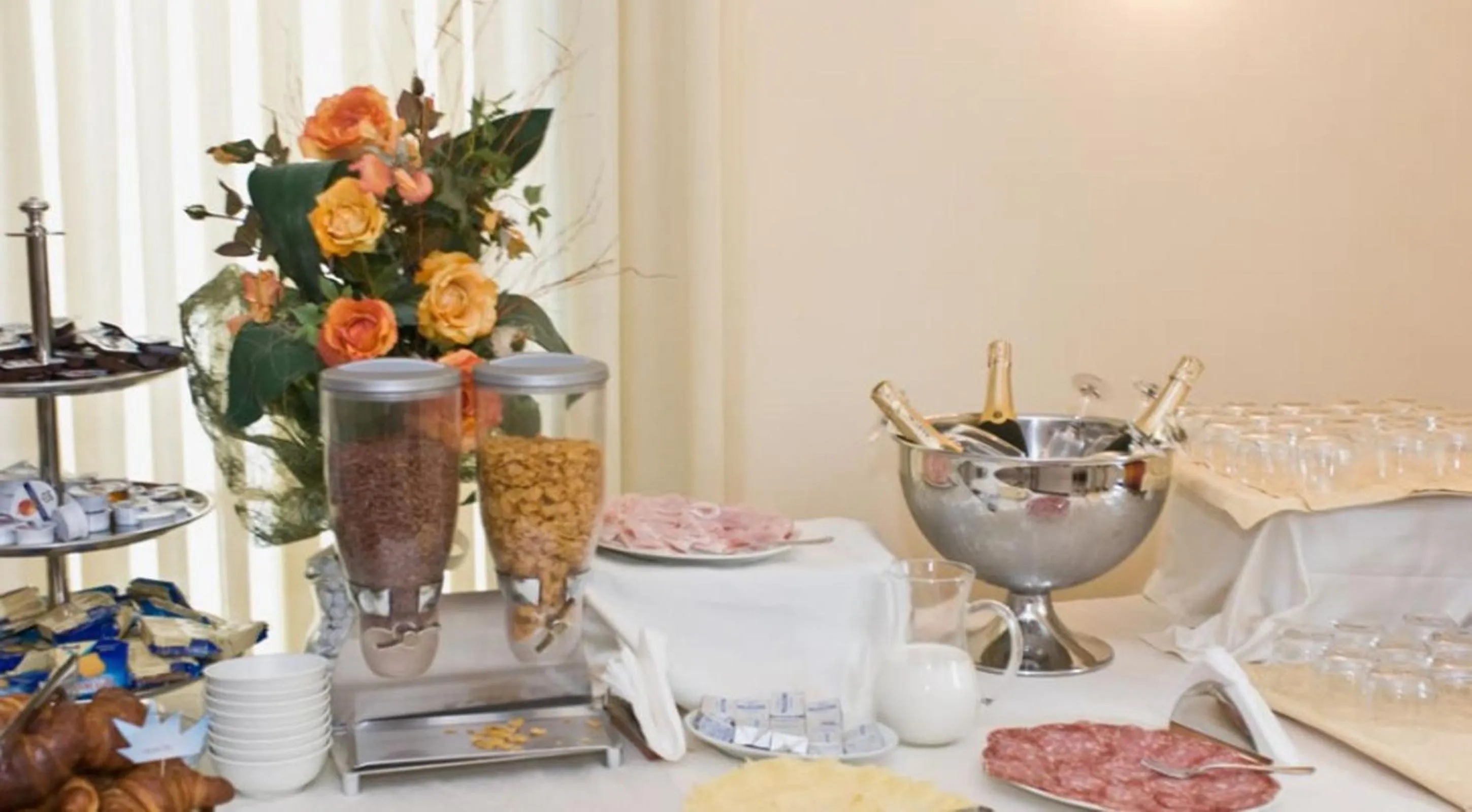 Food in Resort Villa Hermosa