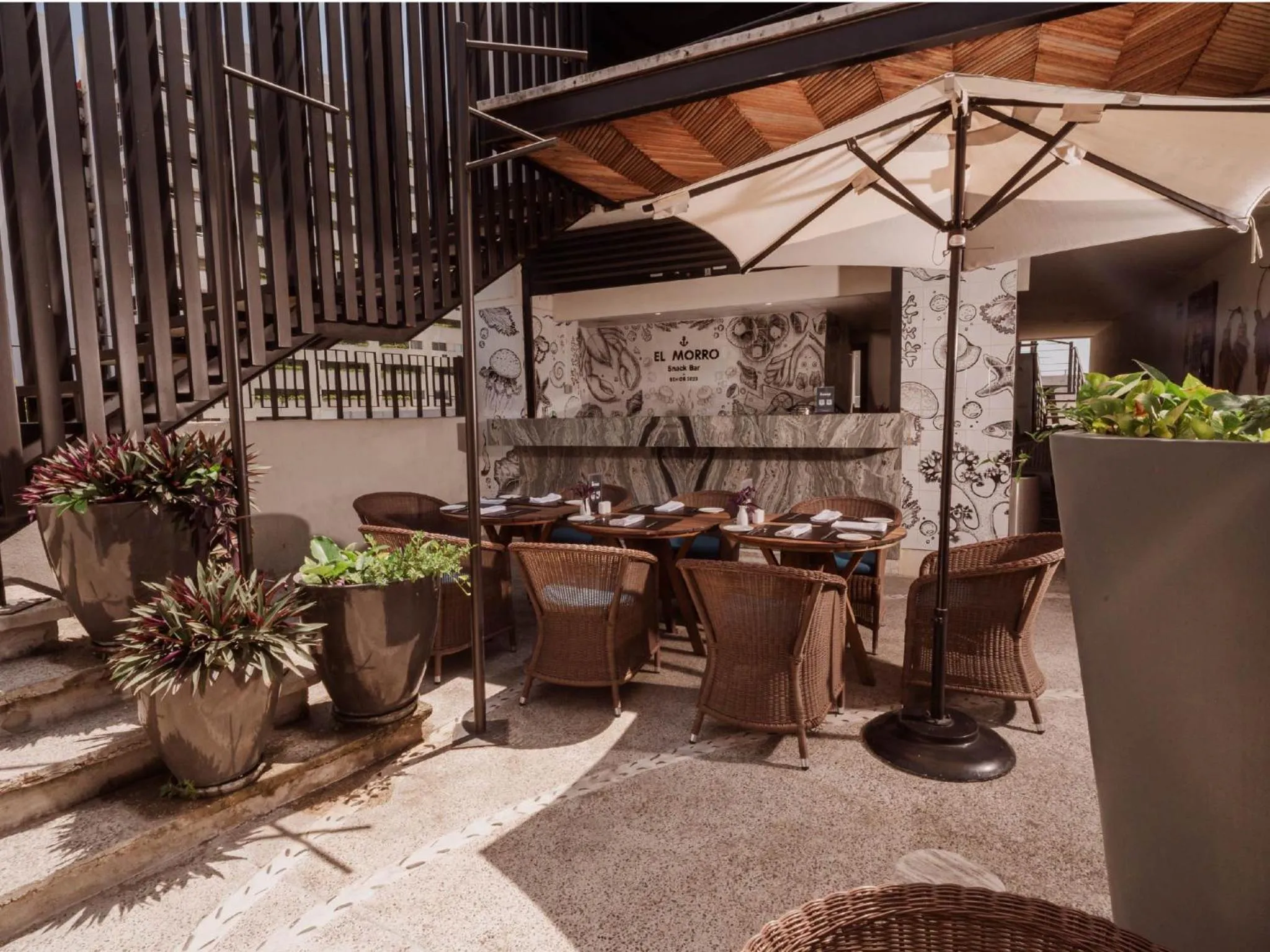 Property building in HS HOTSSON Hotel Acapulco