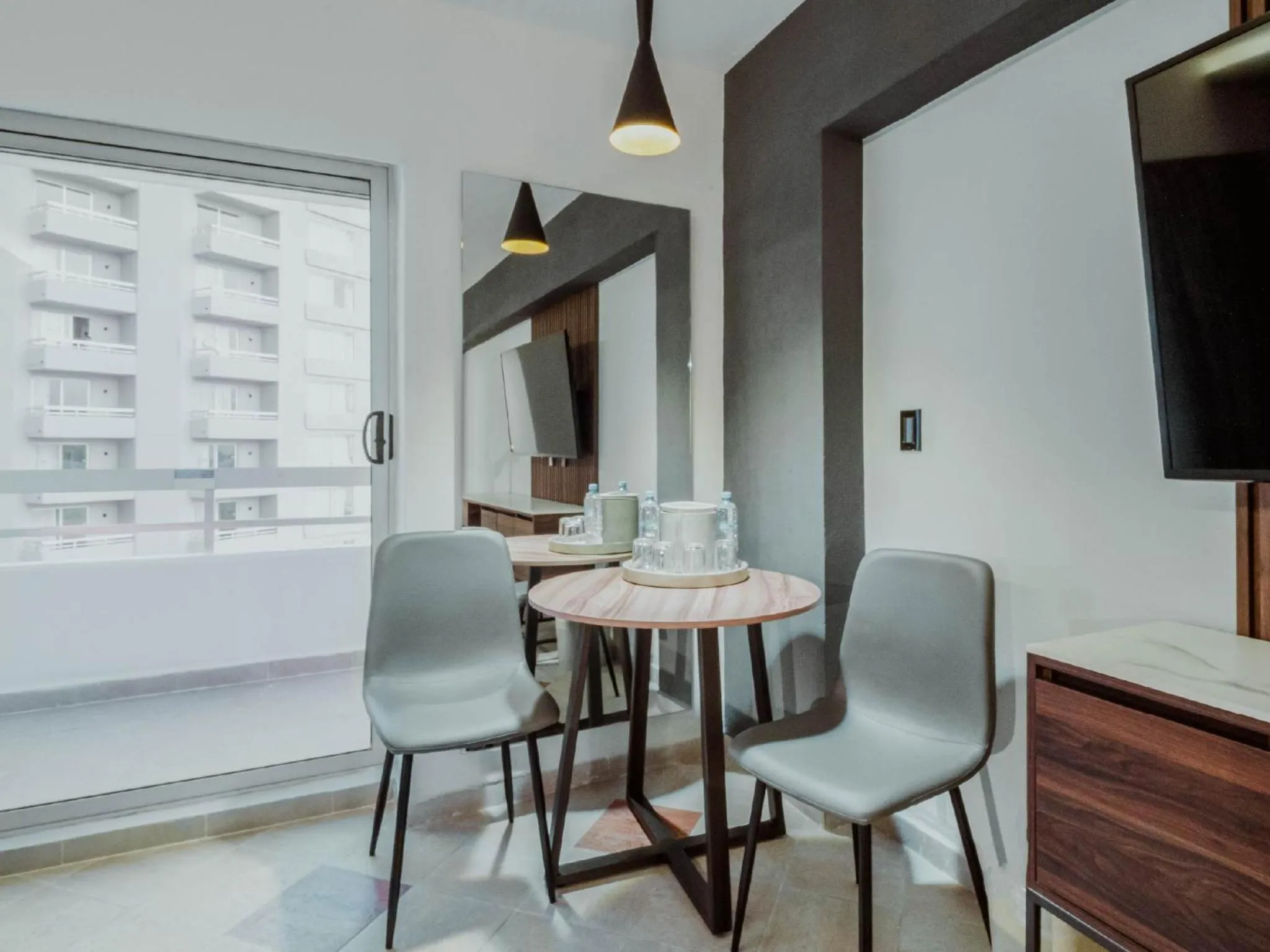 TV and multimedia in HS HOTSSON Hotel Acapulco