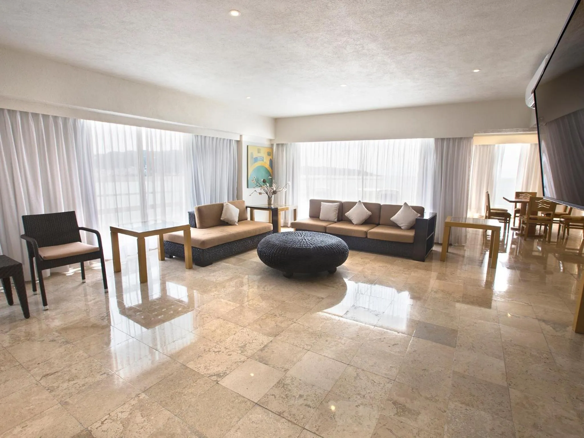 Living room in HS HOTSSON Hotel Acapulco