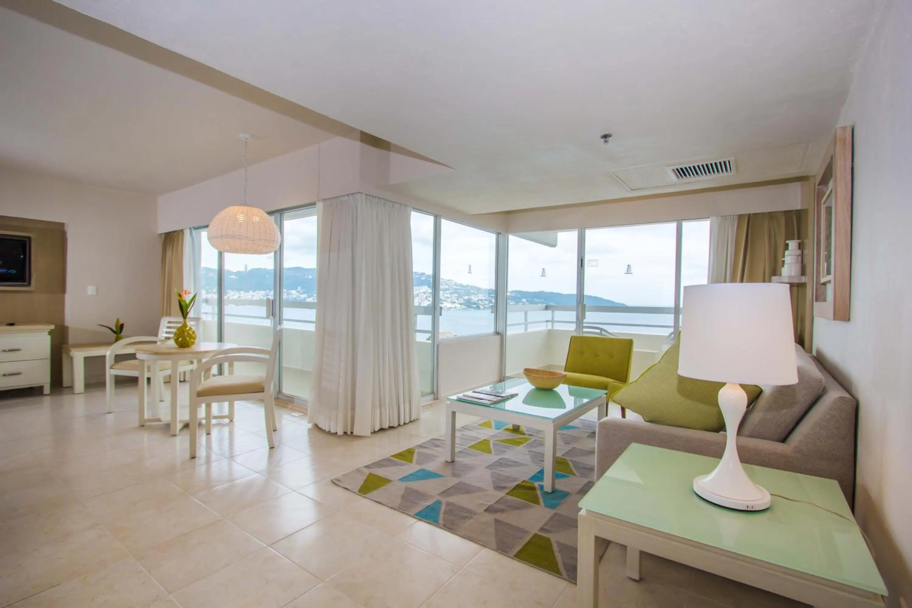 Living room in HS HOTSSON Hotel Acapulco