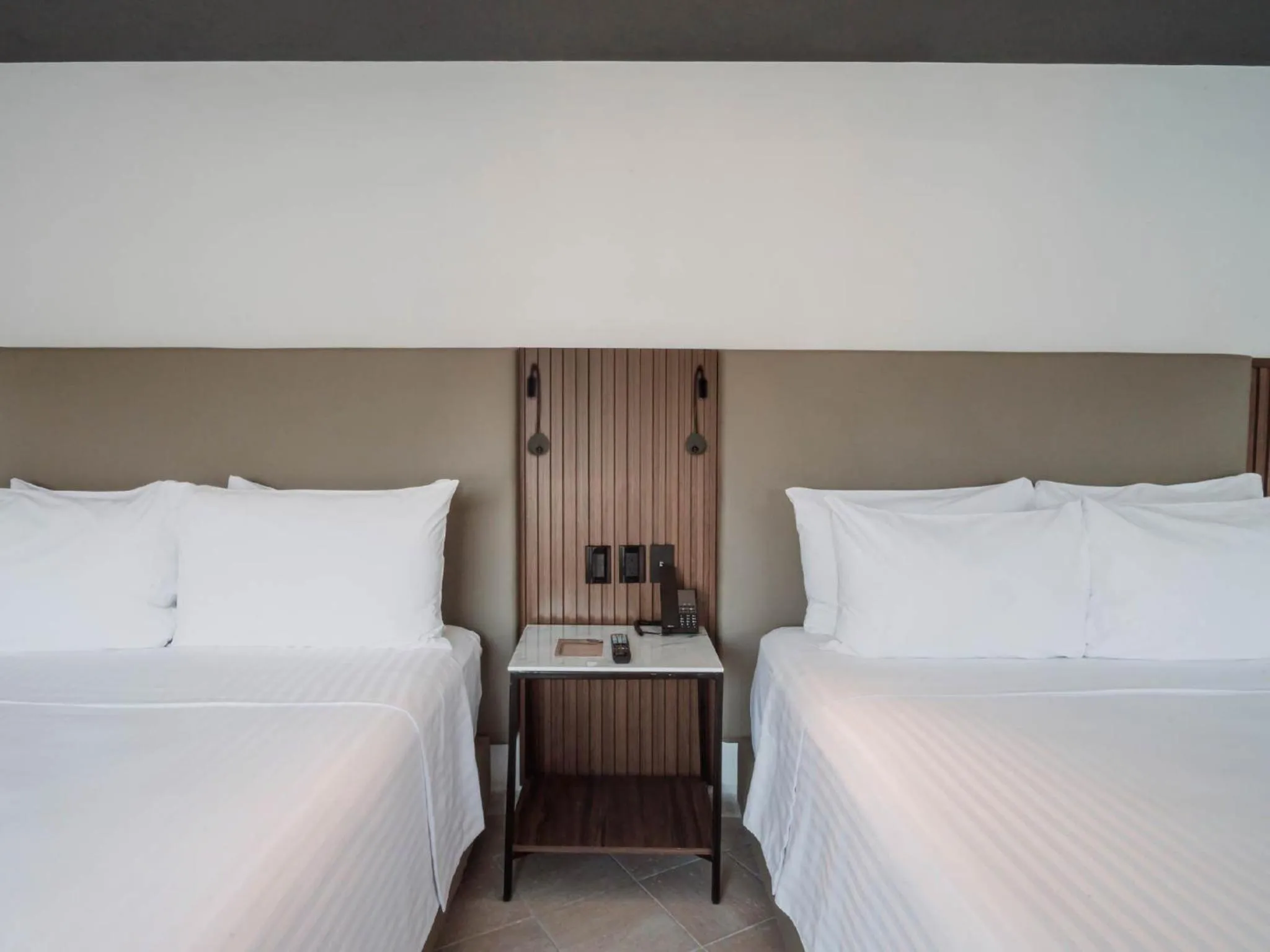 Bed in HS HOTSSON Hotel Acapulco