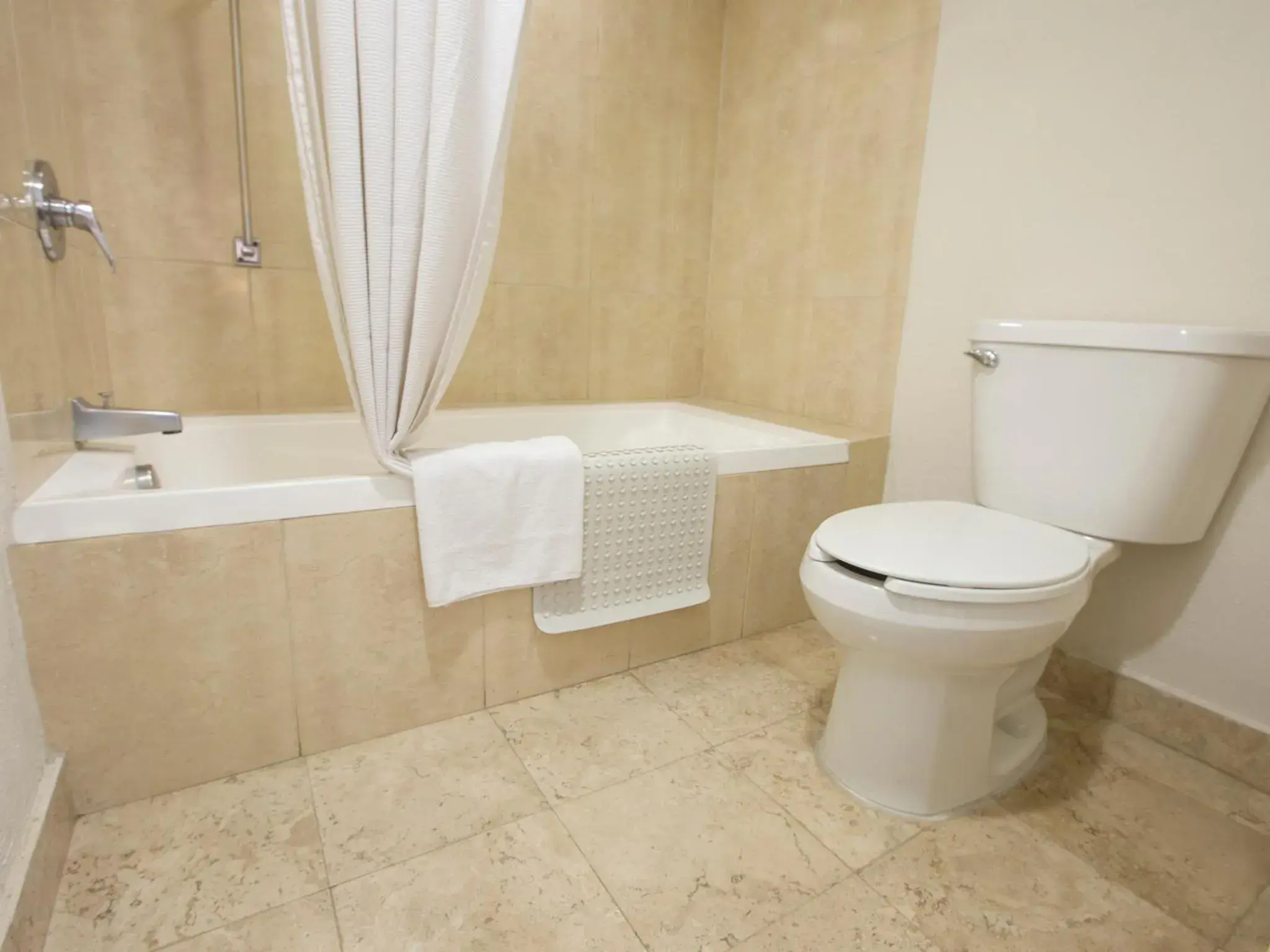 Junior Suite with One King Bed in HS HOTSSON Hotel Acapulco Junior Suite with One King Bed in HS HOTSSON Hotel Acapulco