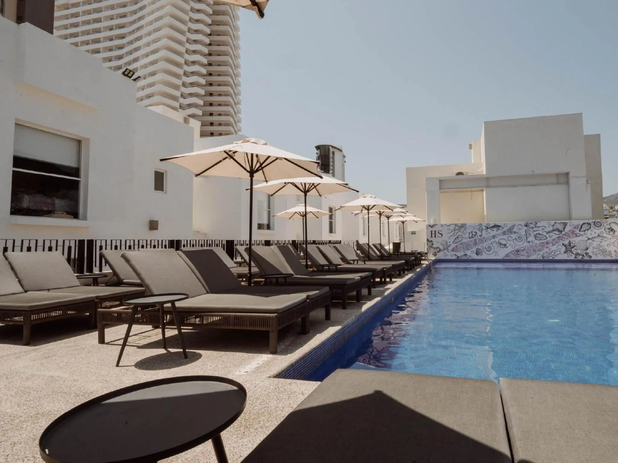 Property building in HS HOTSSON Hotel Acapulco