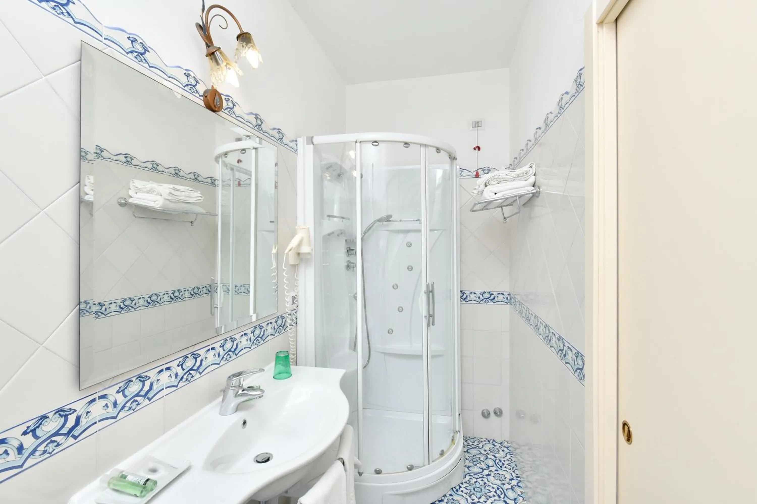 Bathroom in Hotel Villa Sirio