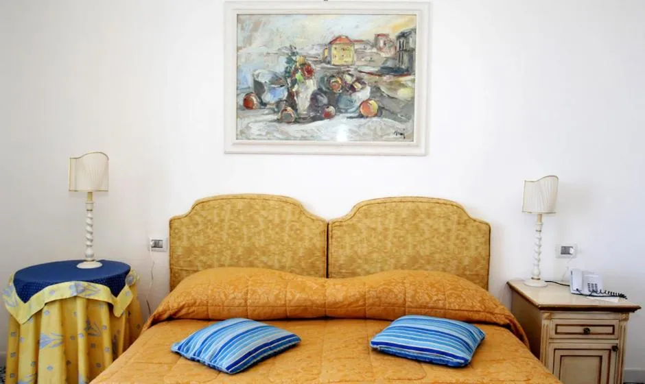 Bedroom in Hotel Villa Sirio