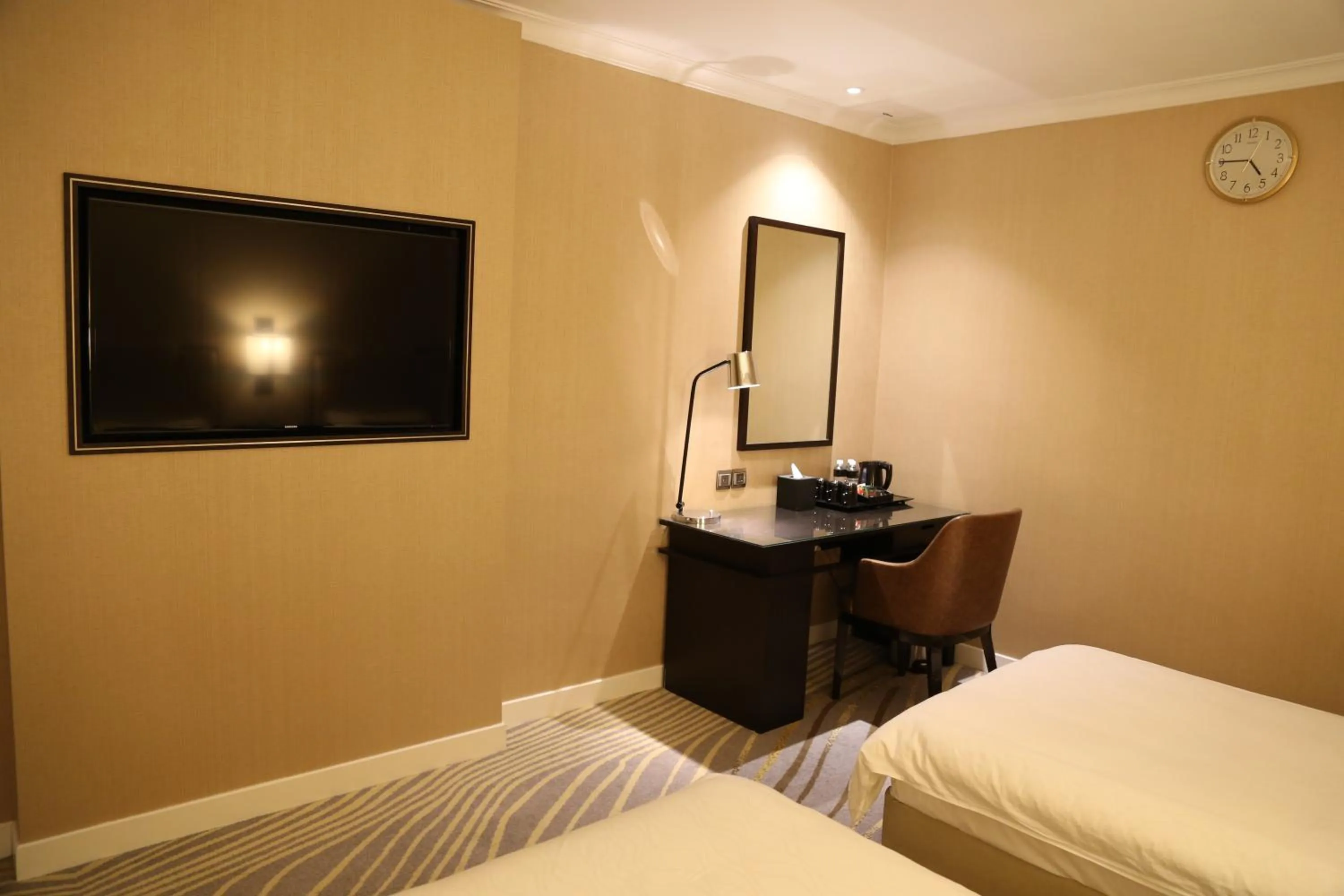 TV and multimedia, Bed in Ambassador Transit Hotel - Terminal 2