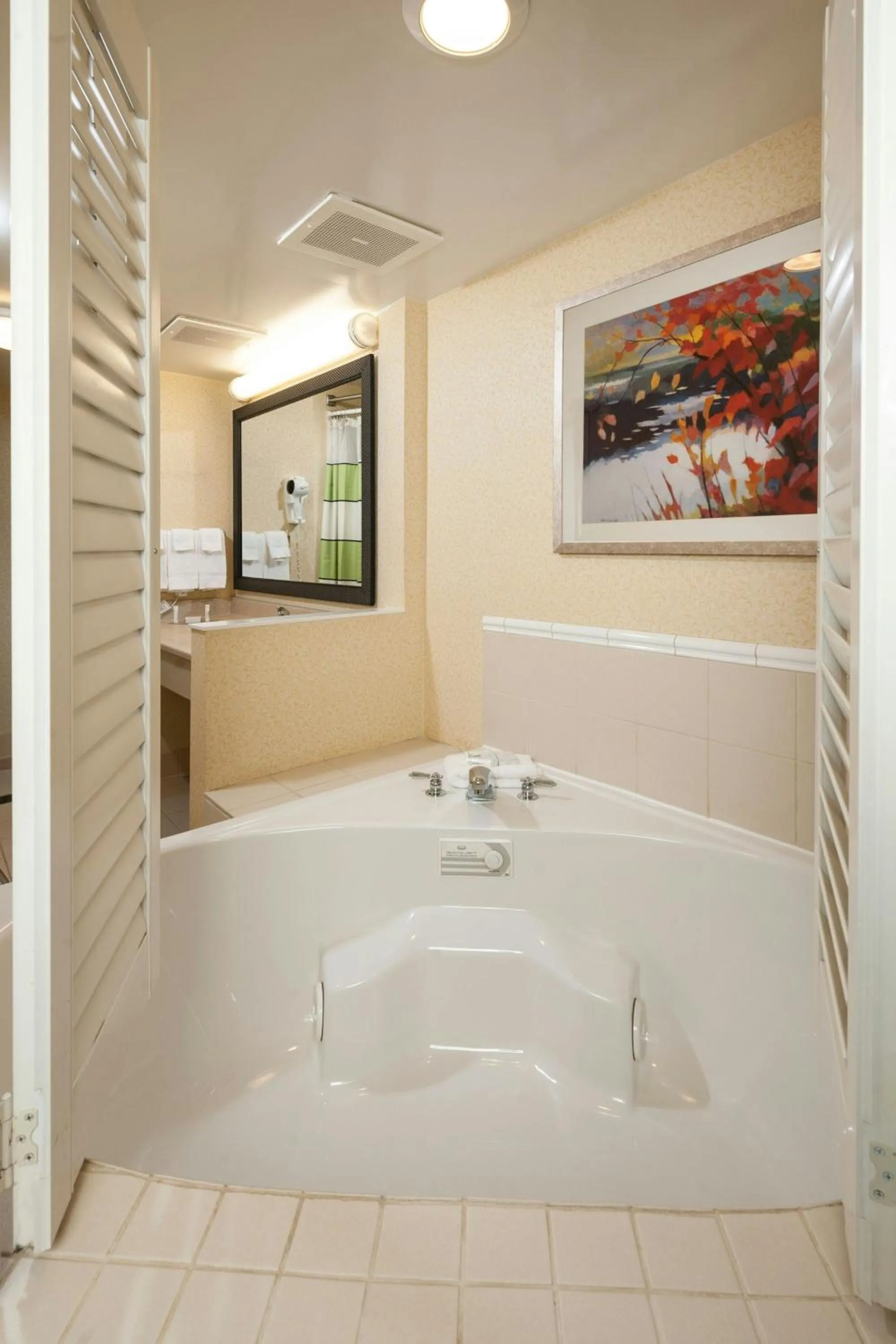 Swimming pool in Fairfield Inn & Suites by Marriott Brunswick Freeport