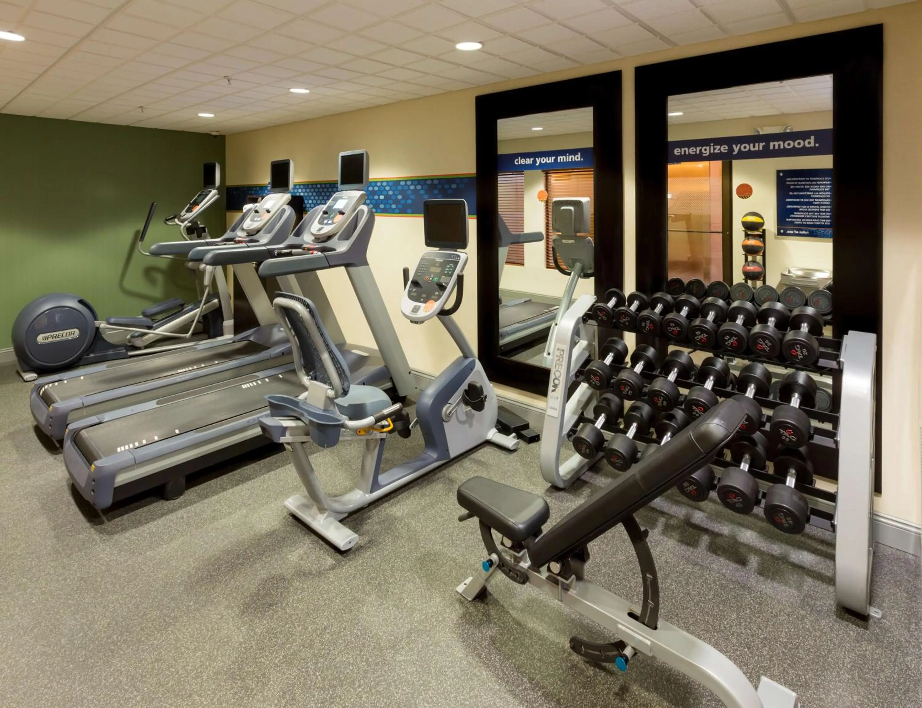 Fitness centre/facilities in Hampton Inn South Plainfield-Piscataway