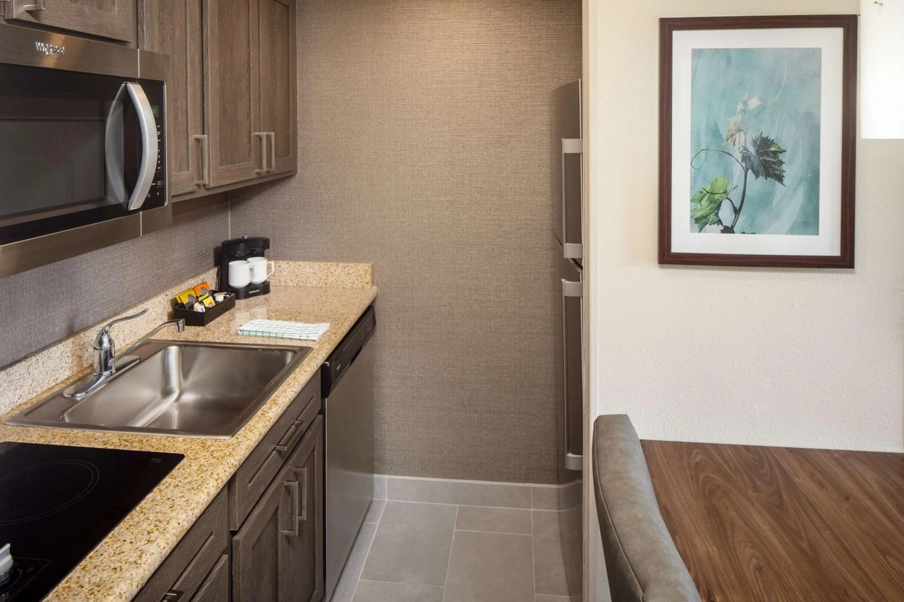 Kitchen or kitchenette in Homewood Suites by Hilton Wallingford-Meriden
