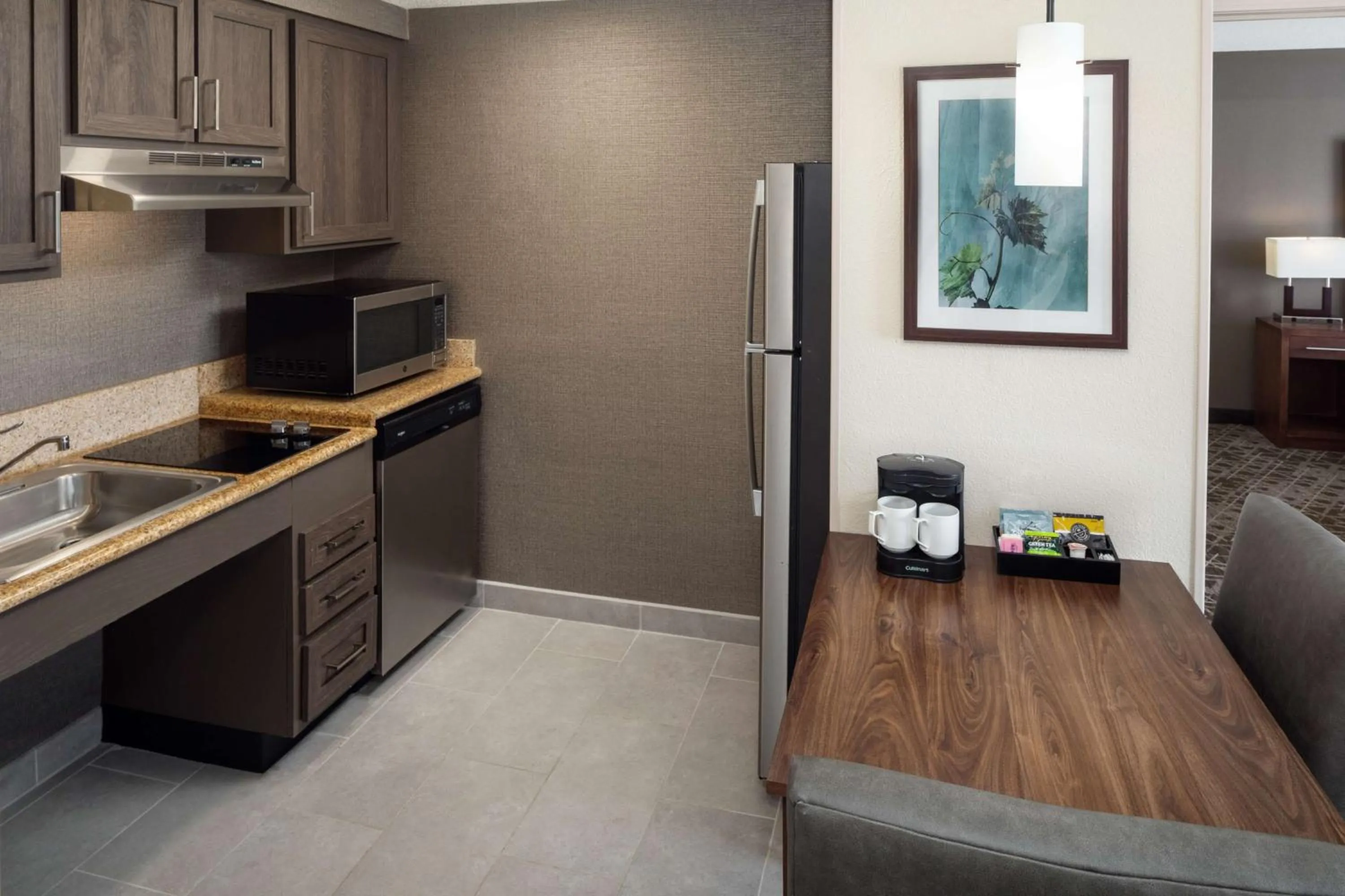 Kitchen or kitchenette in Homewood Suites by Hilton Wallingford-Meriden