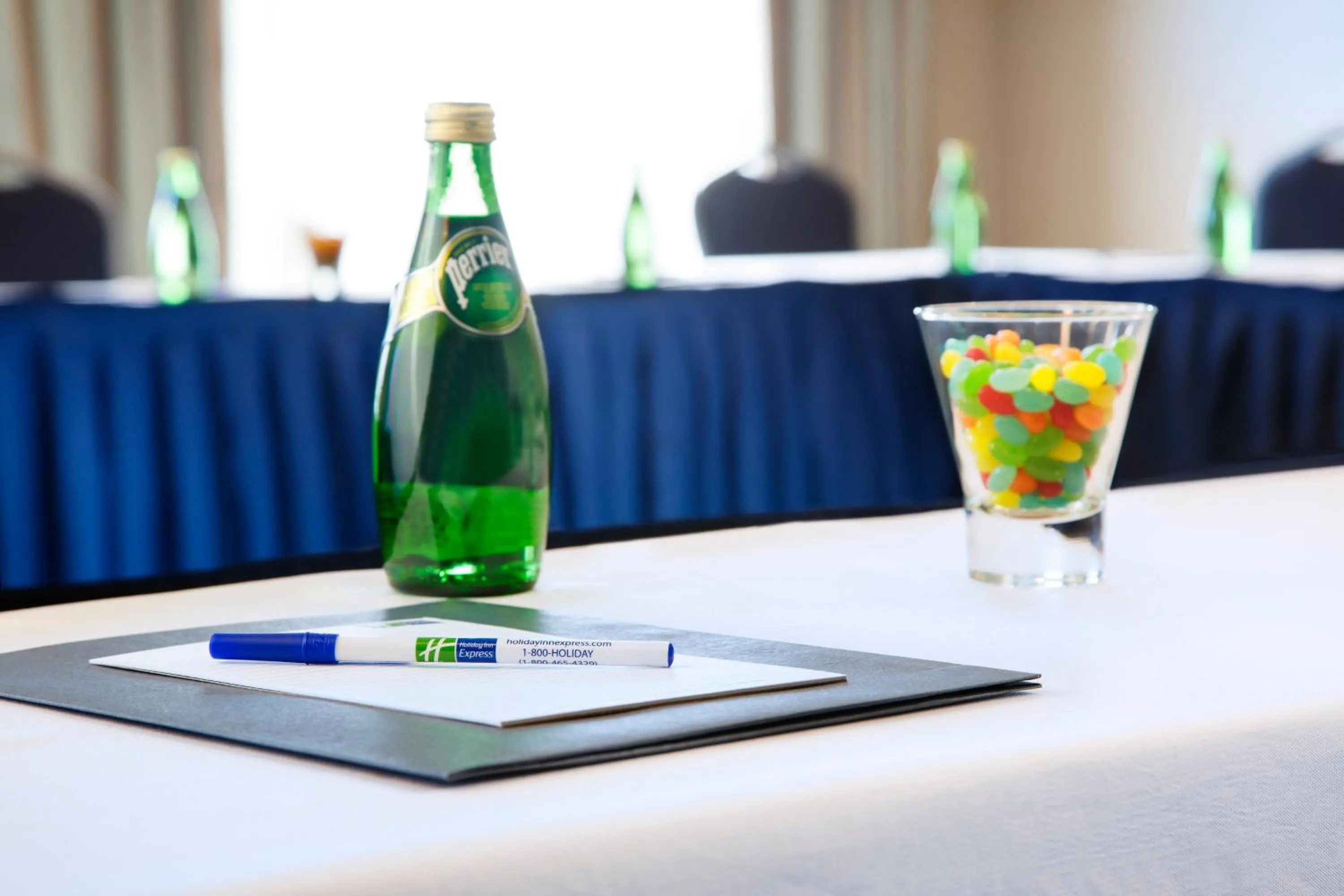 Meeting/conference room in Holiday Inn Express & Suites Ottawa West - Nepean by IHG