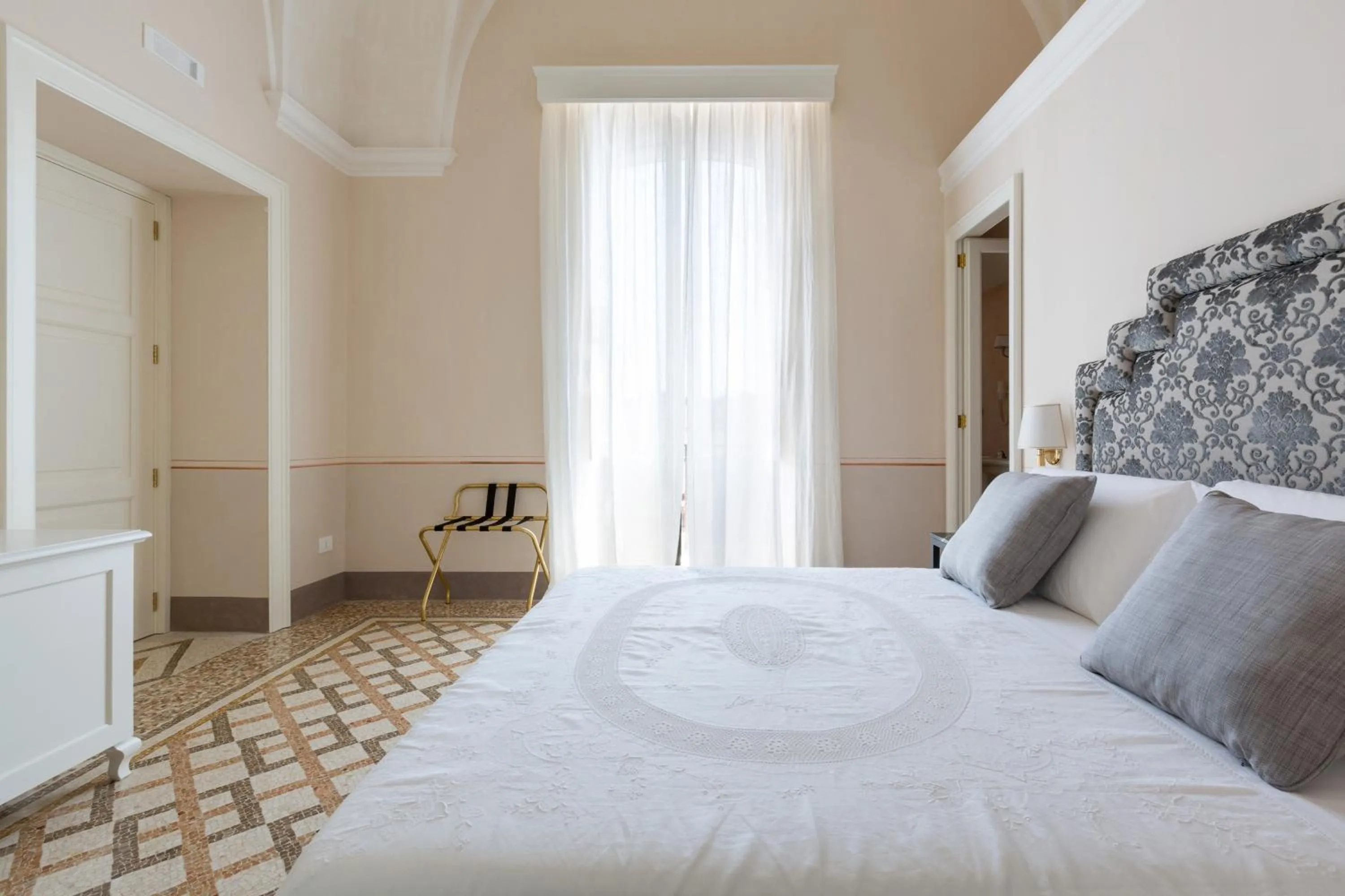 Bed in Palazzo Fasti