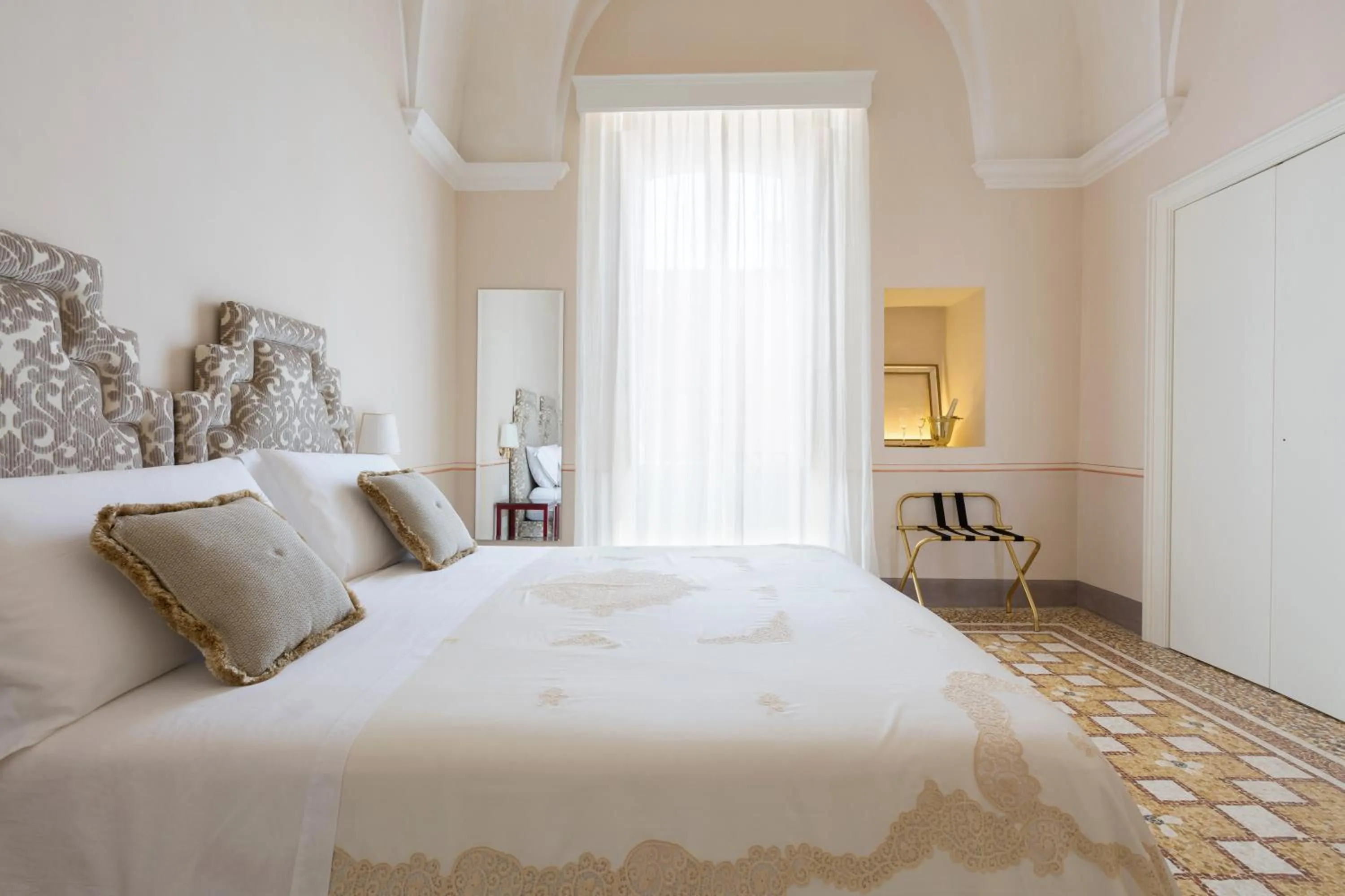 Bed in Palazzo Fasti