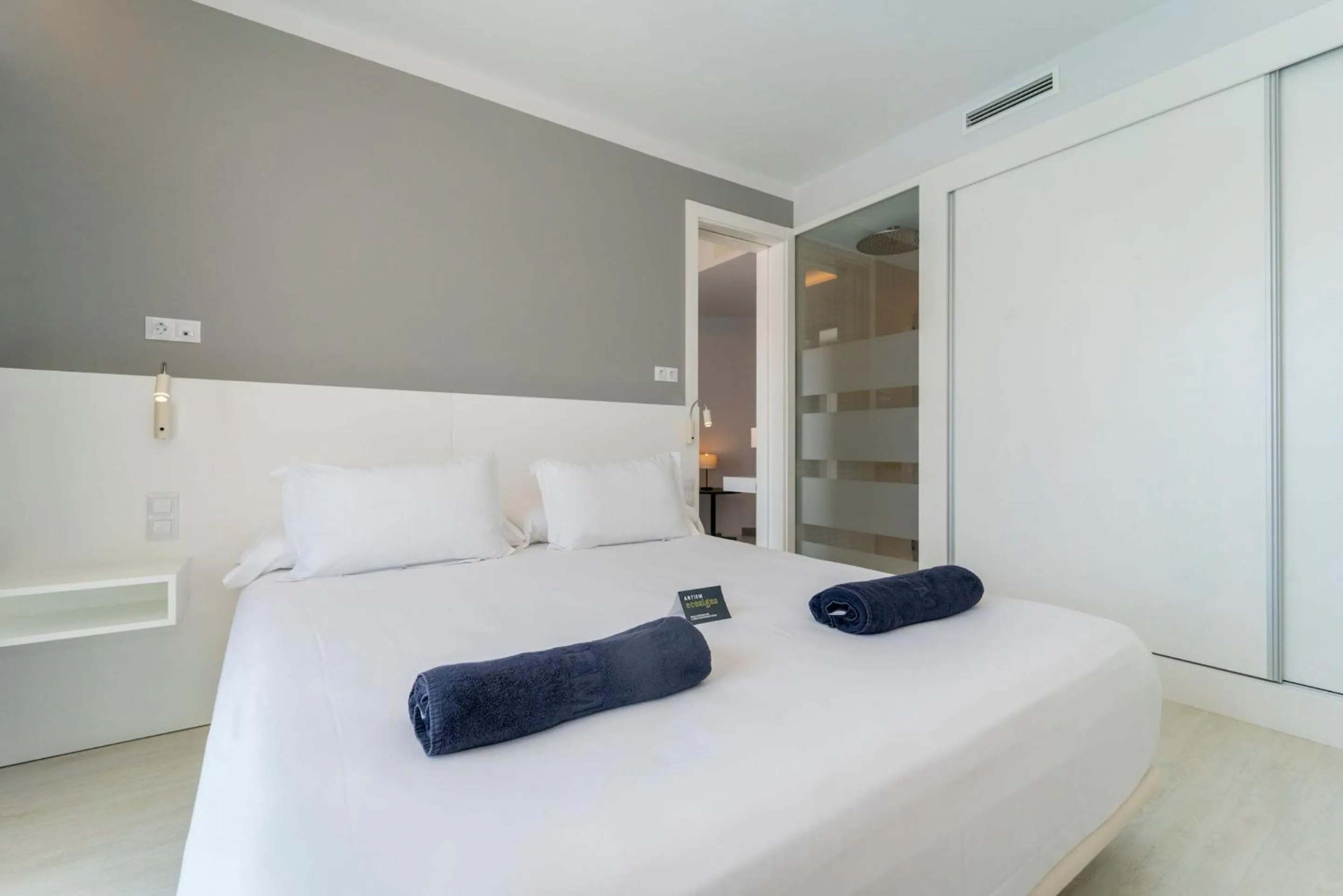 Bedroom, Bed in ARTIEM Carlos - Adults Only