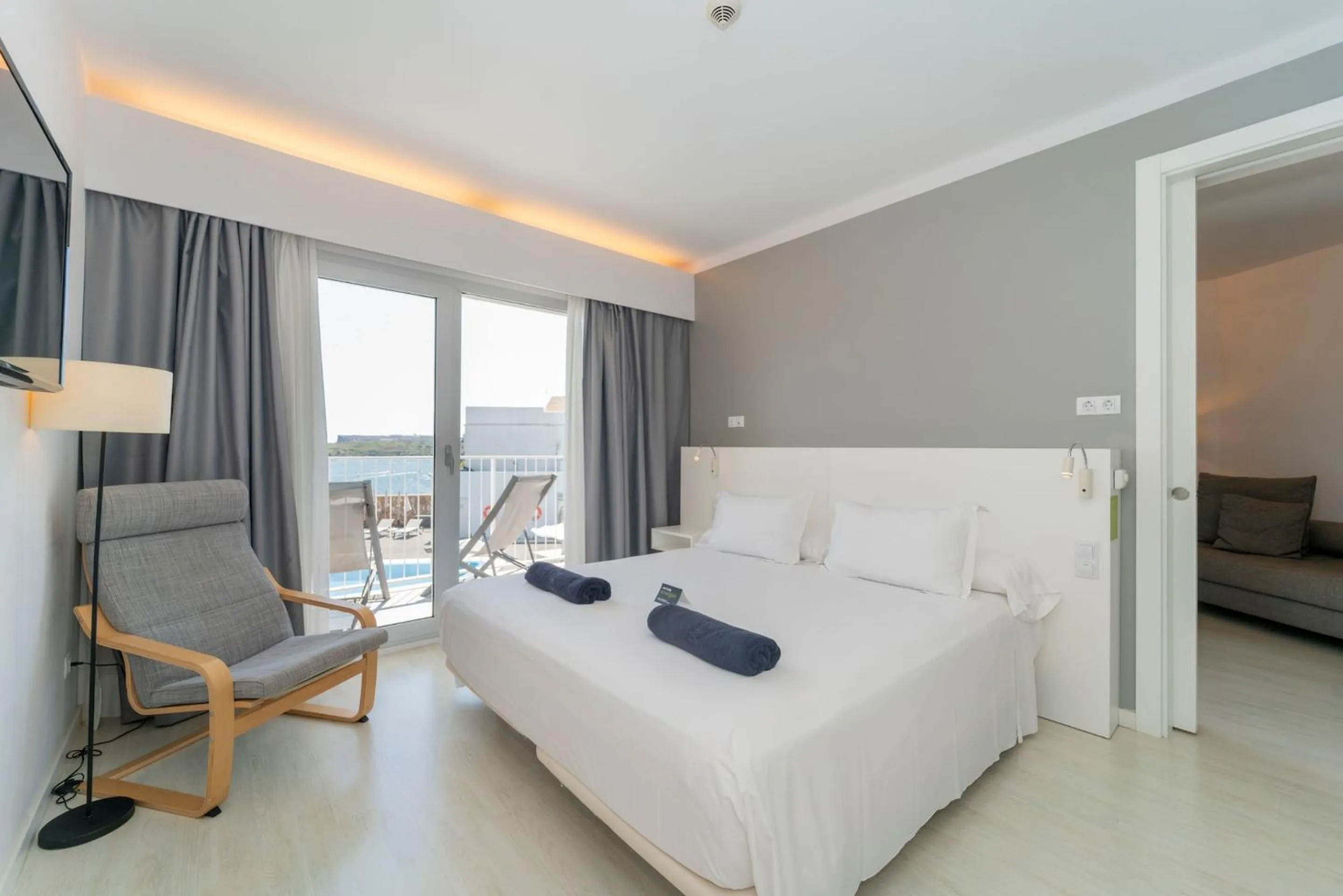 Bedroom, Bed in ARTIEM Carlos - Adults Only