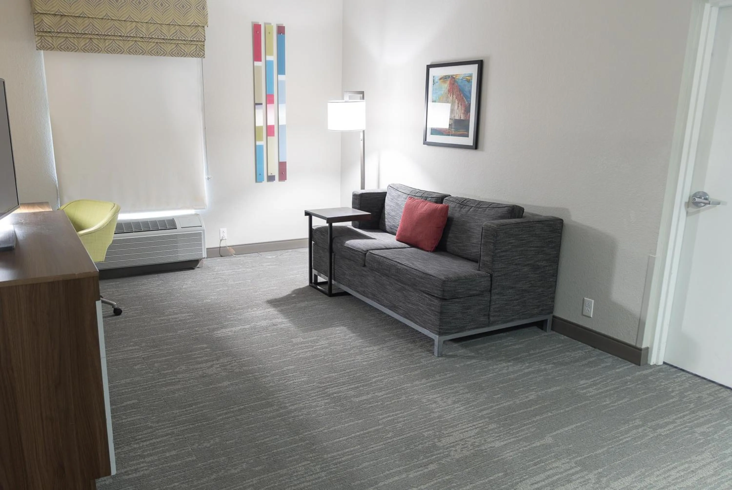 Living room in Hampton Inn Williamsport