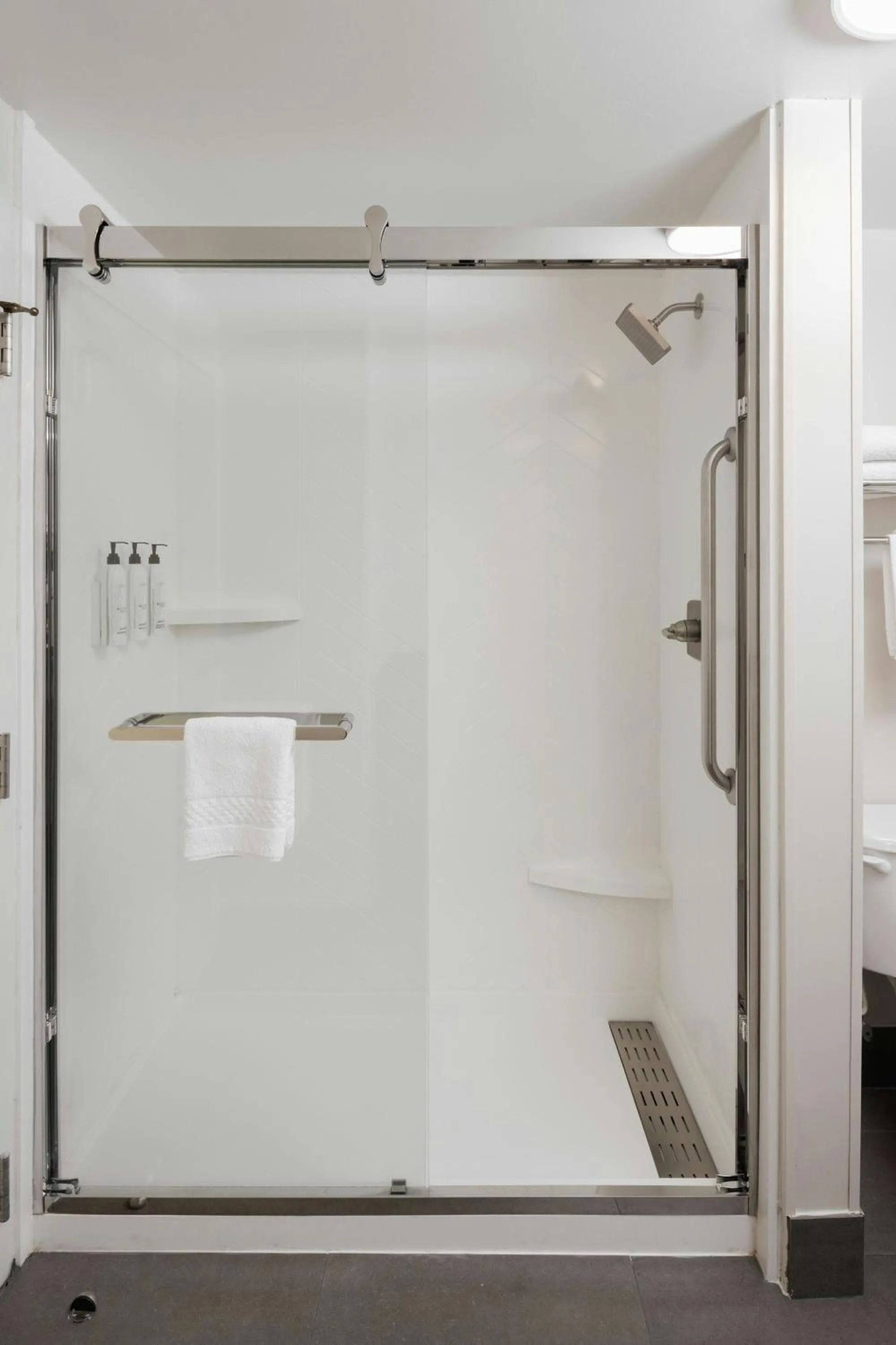 Bathroom in Fairfield Inn & Suites by Marriott Muskegon Norton Shores