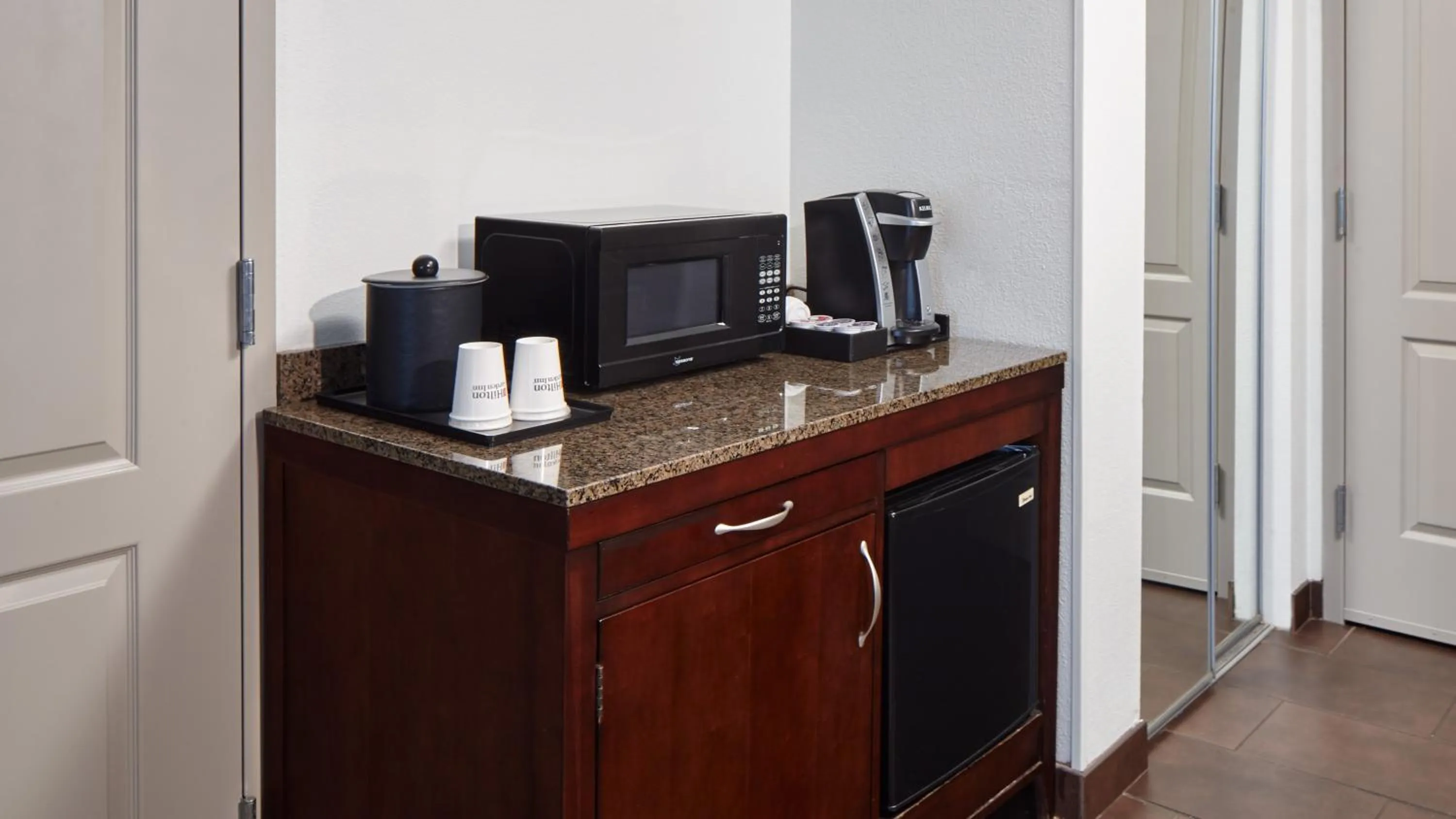 Kitchen or kitchenette in Hilton Garden Inn Merrillville
