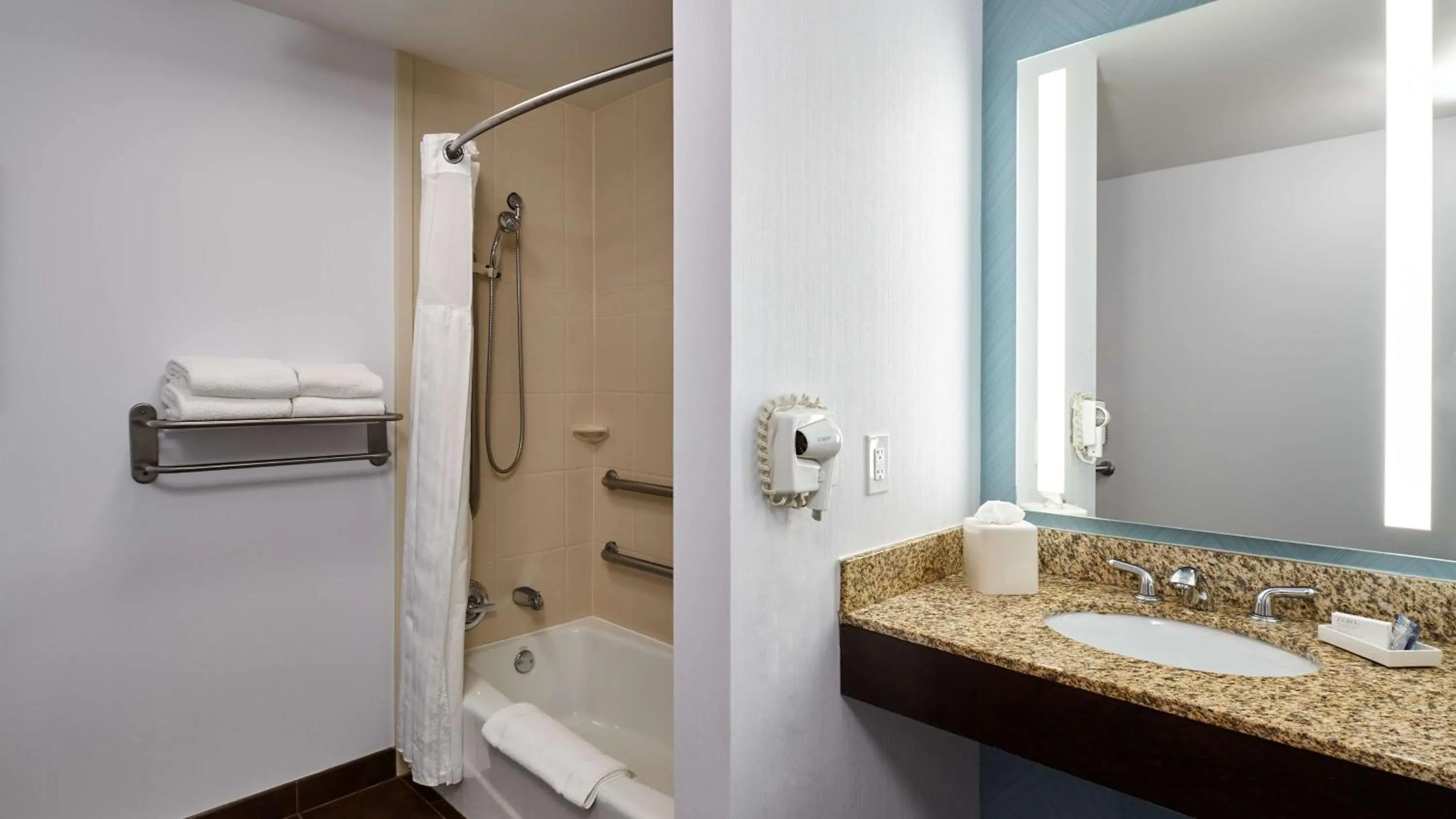 Bathroom in Hilton Garden Inn Merrillville