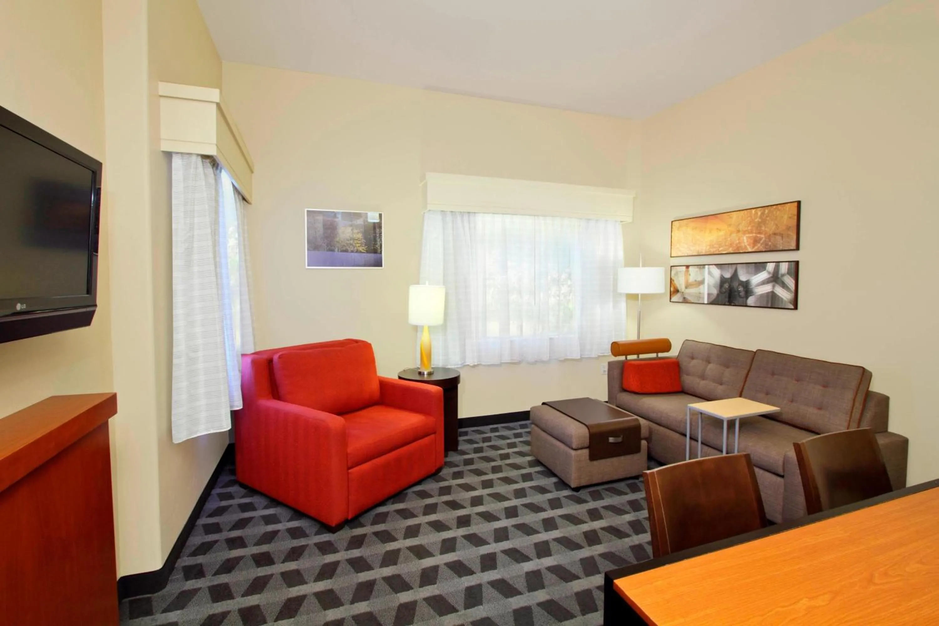 Living room in TownePlace Suites St. George