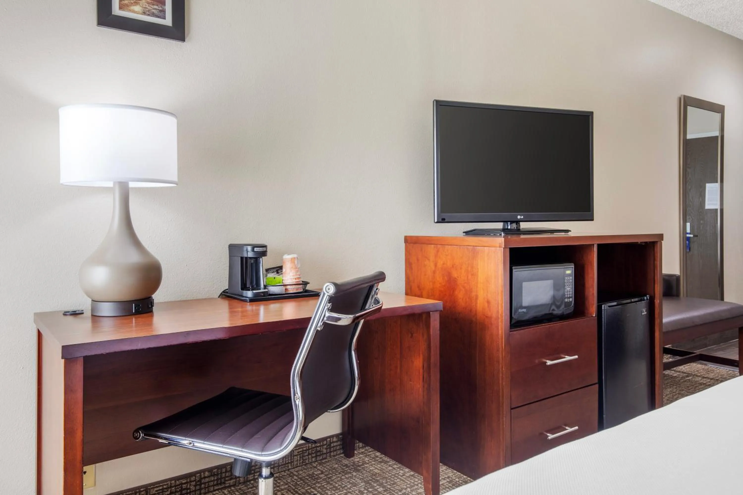 TV and multimedia in Comfort Inn & Suites Temple - Medical Center