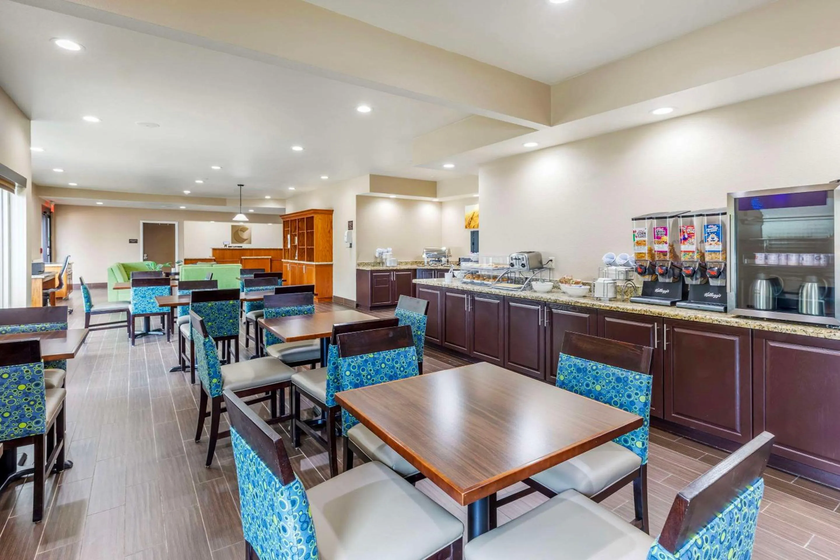 Breakfast in Comfort Inn & Suites Temple - Medical Center