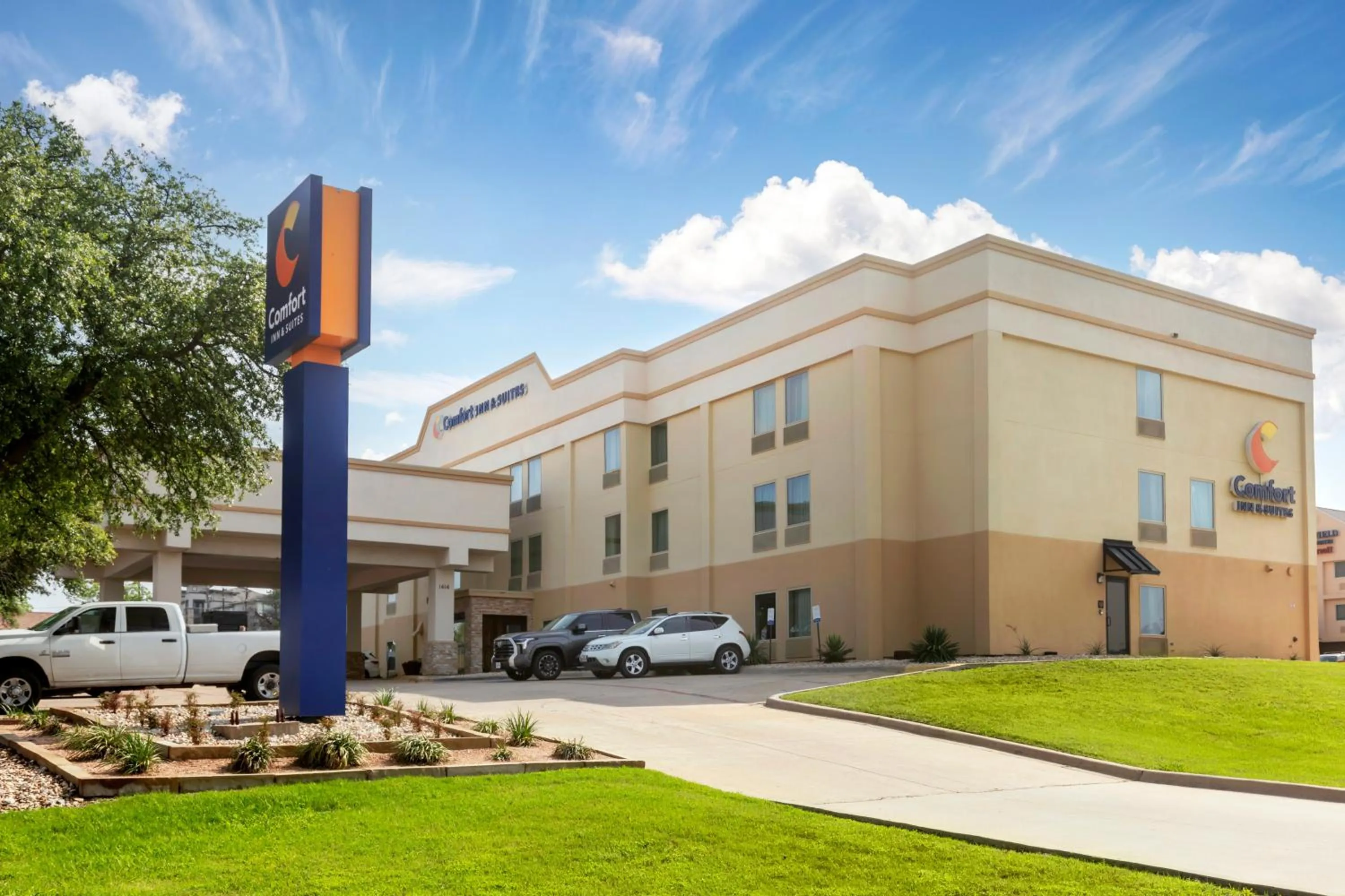 Property building in Comfort Inn & Suites Temple - Medical Center