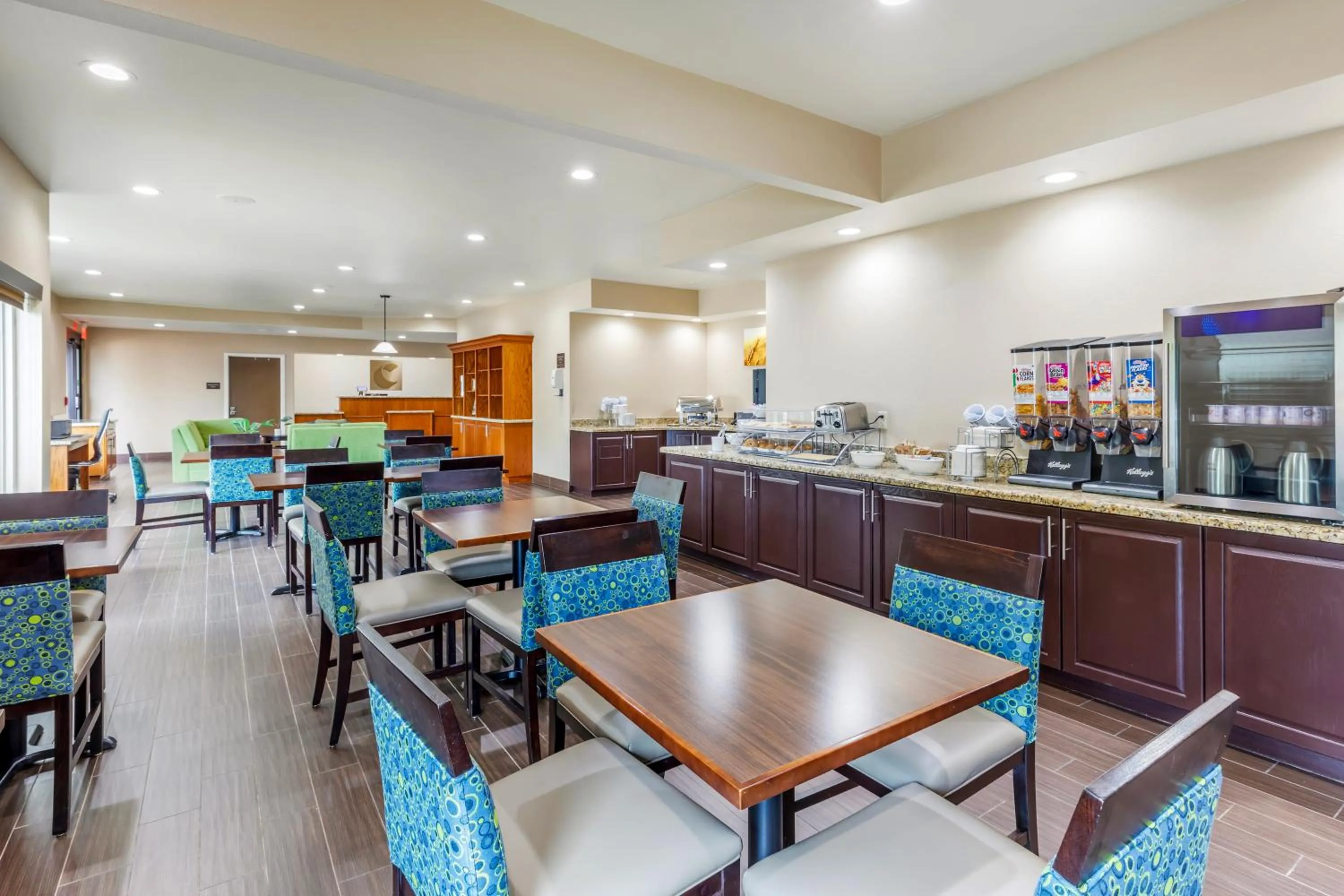 Breakfast in Comfort Inn & Suites Temple - Medical Center