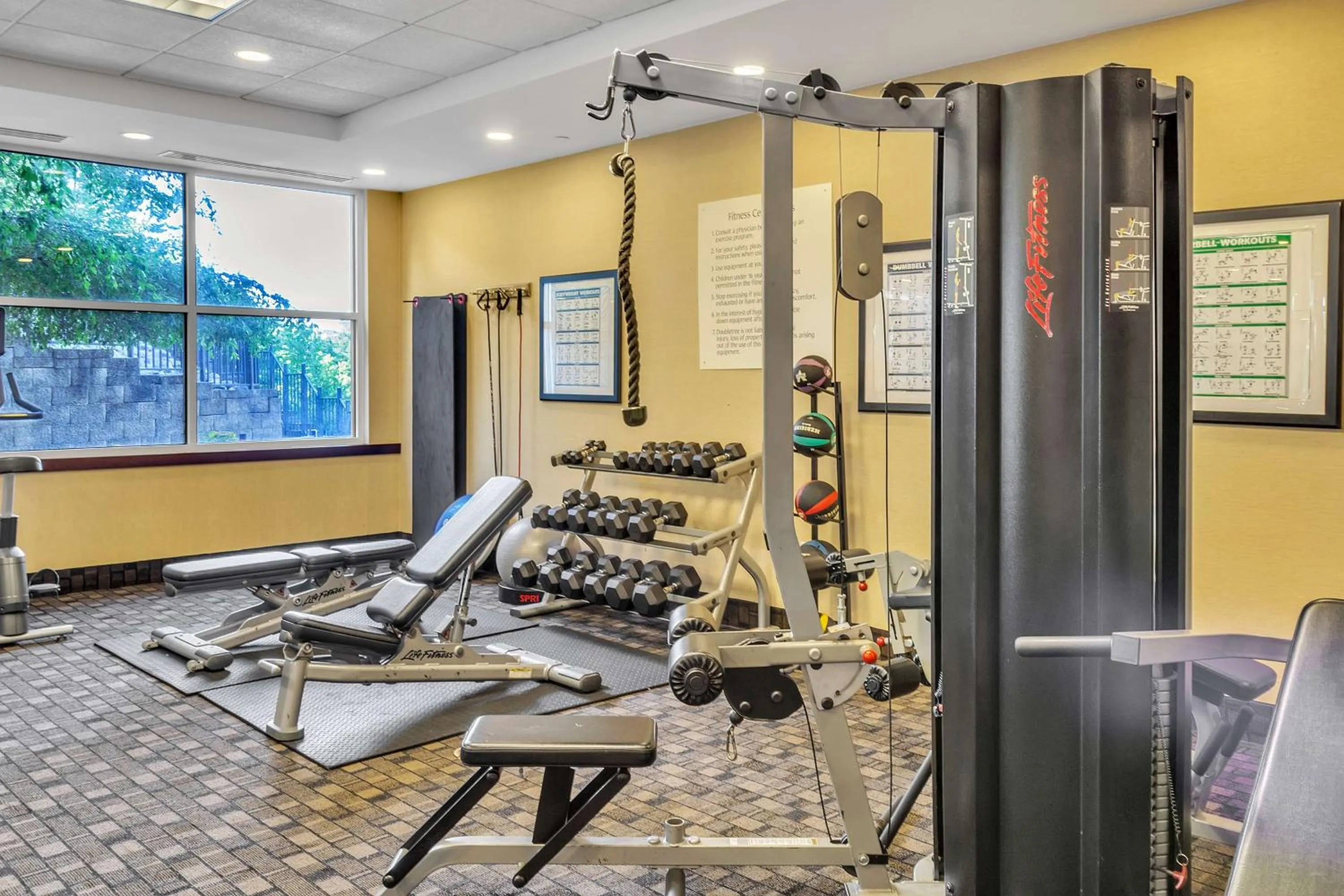 Fitness centre/facilities in Doubletree By Hilton Front Royal Blue Ridge Shadows