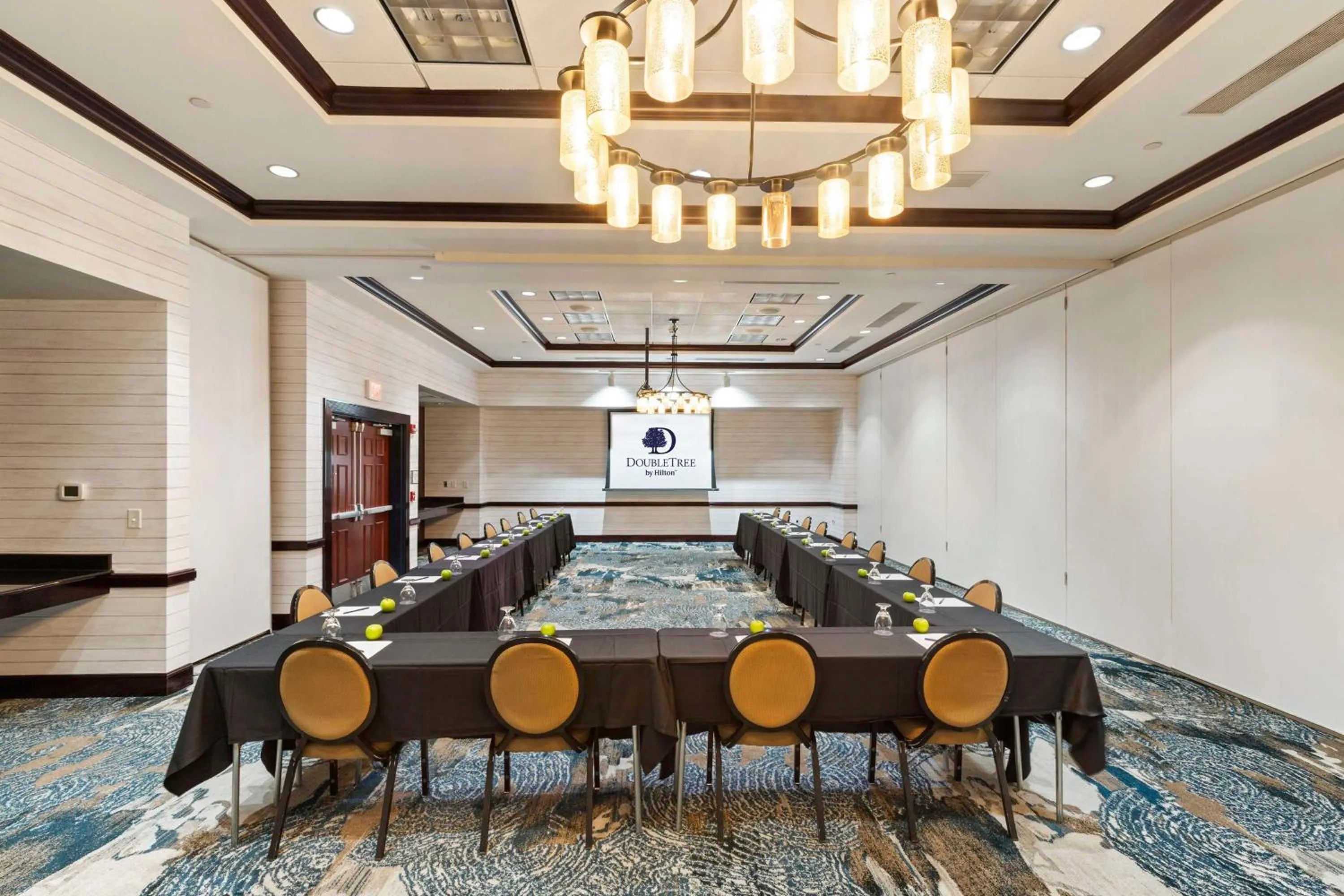 Meeting/conference room in Doubletree By Hilton Front Royal Blue Ridge Shadows