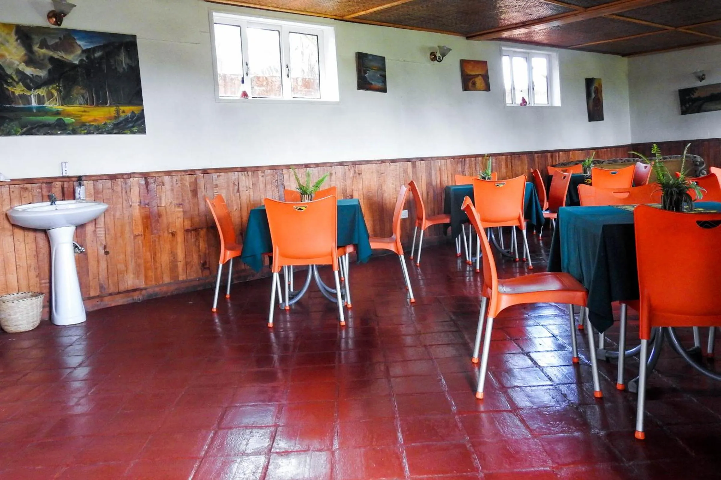 Restaurant/places to eat in Westend Motel