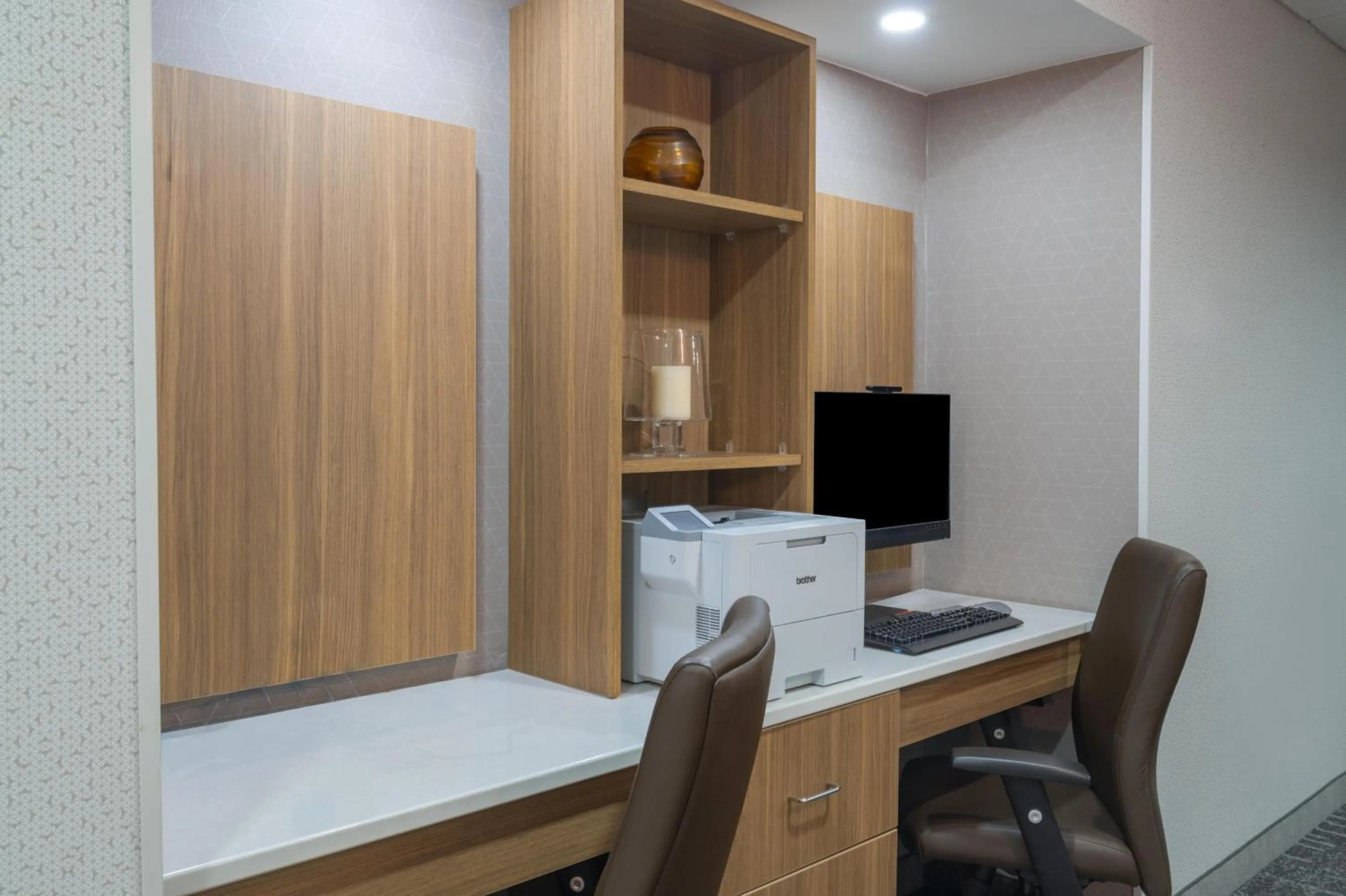 Business facilities in Hampton Inn Marietta