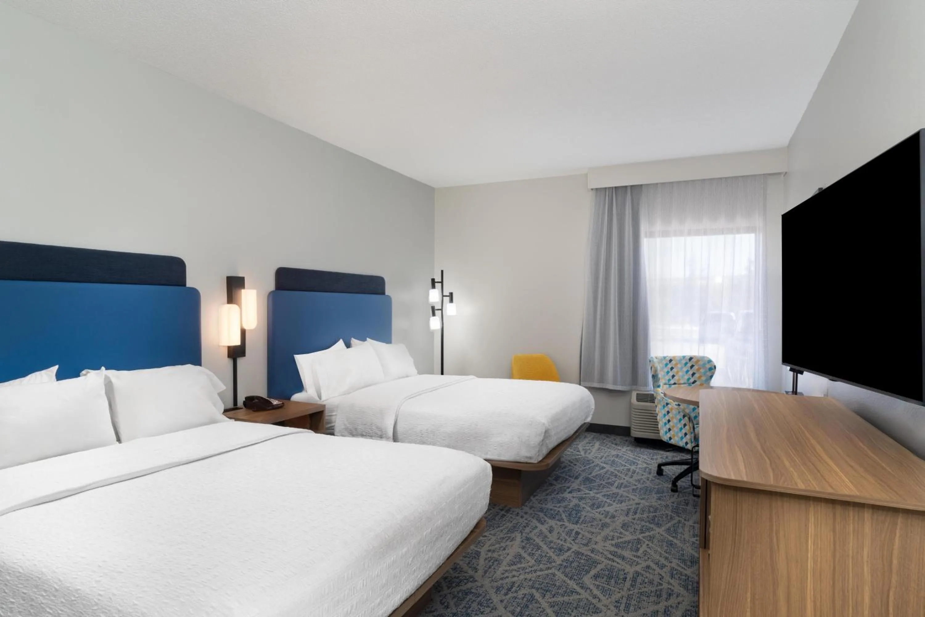 Bed in Hampton Inn Marietta