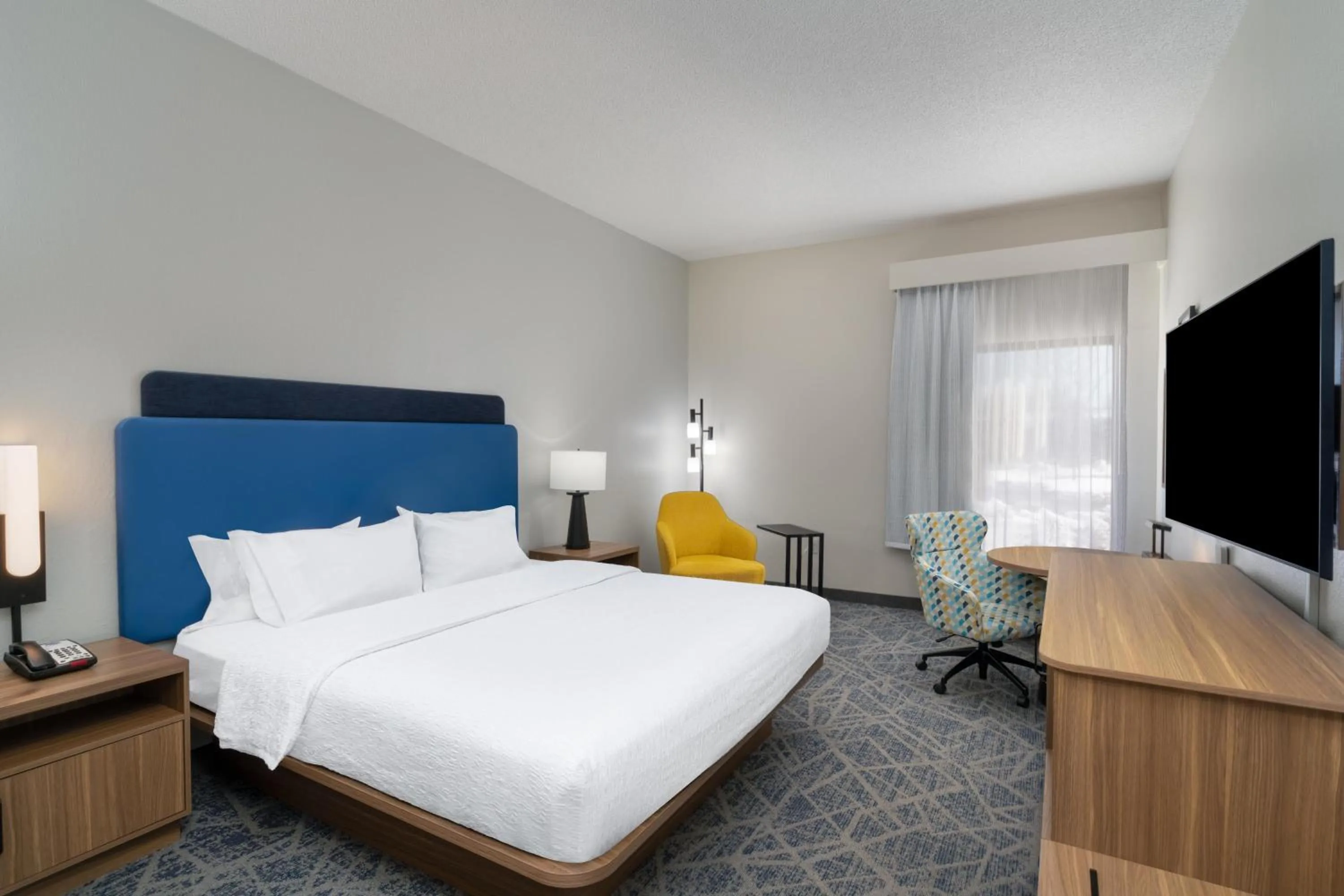 Bed in Hampton Inn Marietta