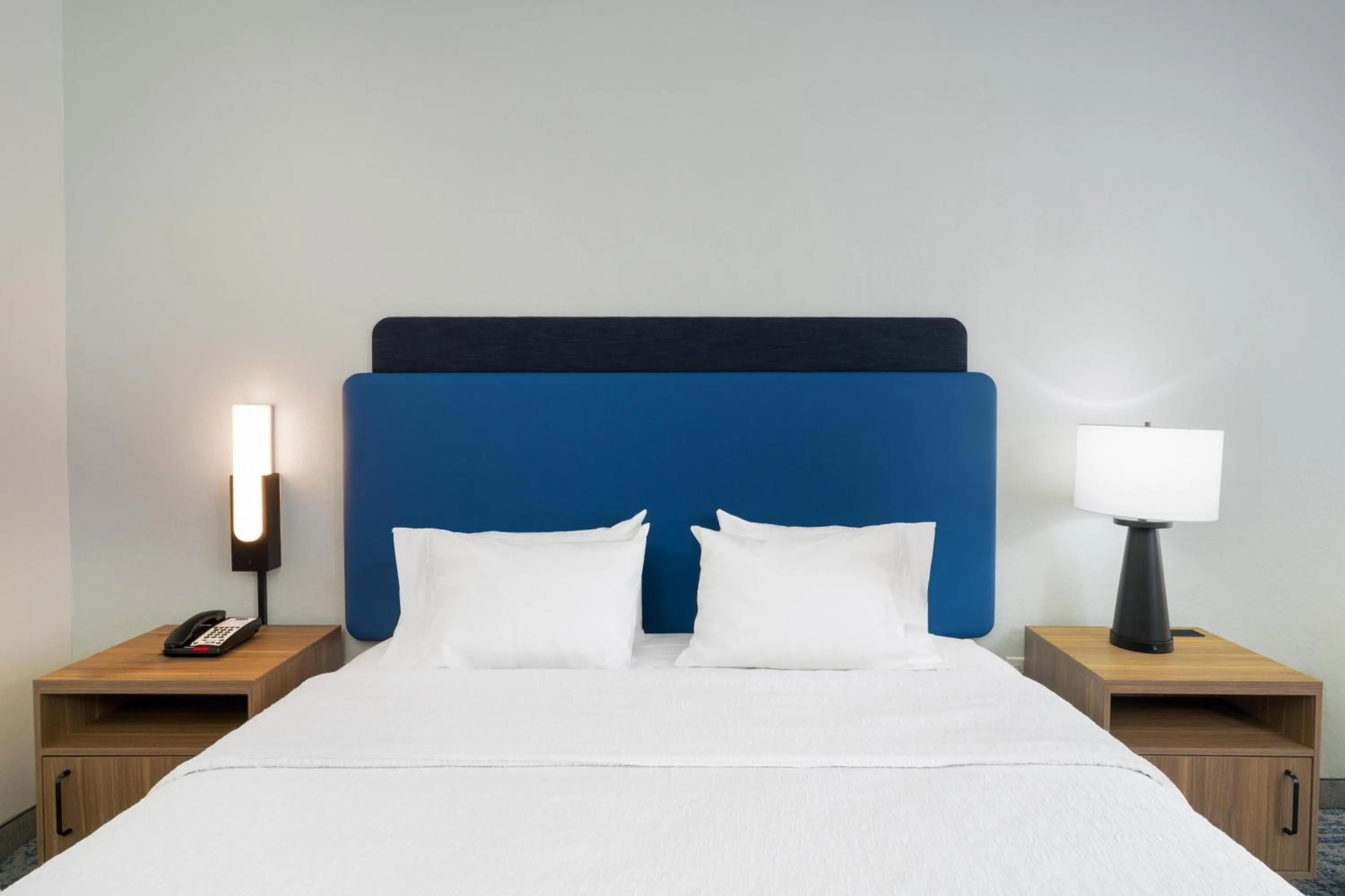 Bed in Hampton Inn Marietta