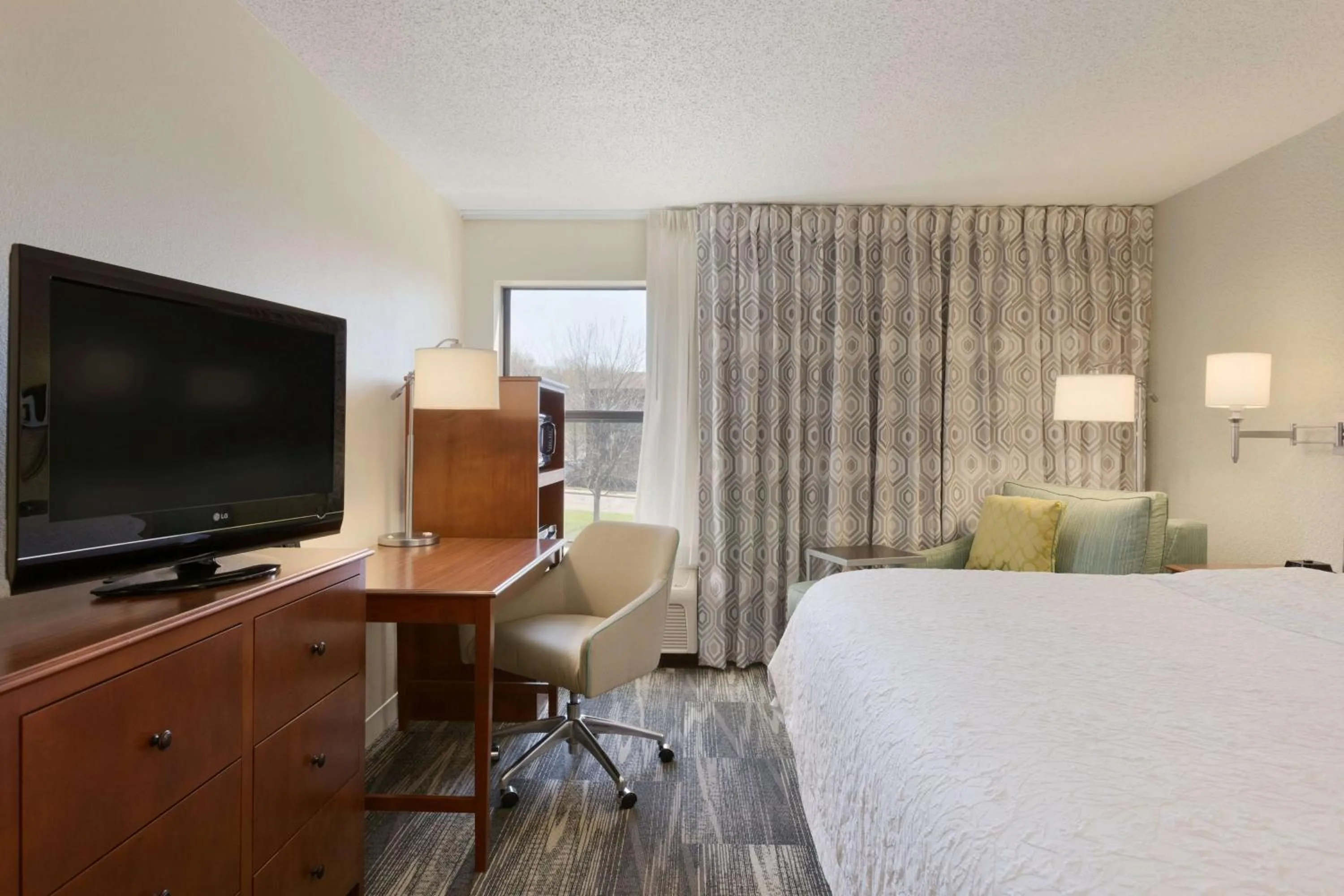 Bed in Hampton Inn Zanesville