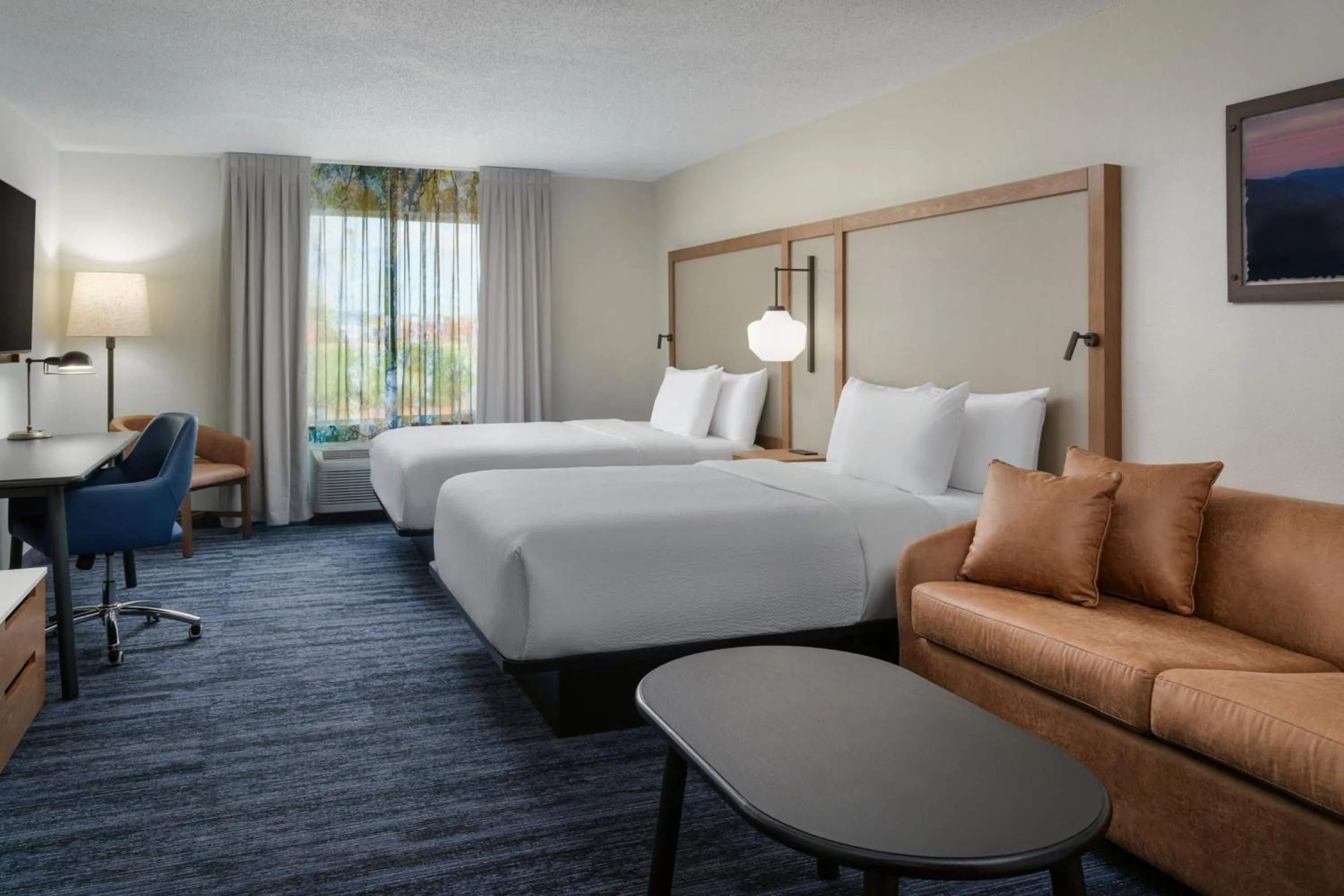 Photo of the whole room, Bed in Fairfield Inn and Suites by Marriott Birmingham / Bessemer