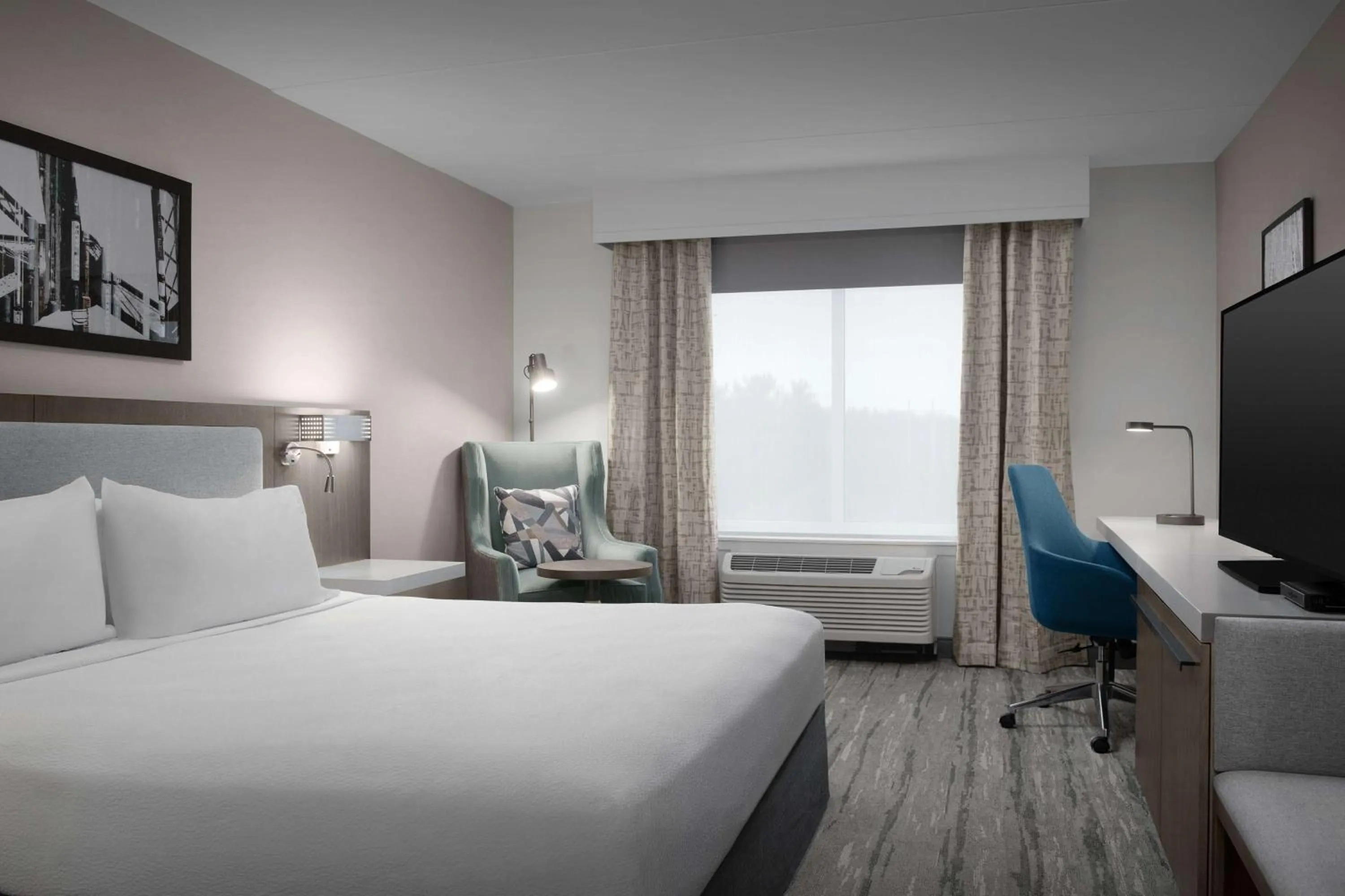 Bed in Hilton Garden Inn West Lafayette Wabash Landing