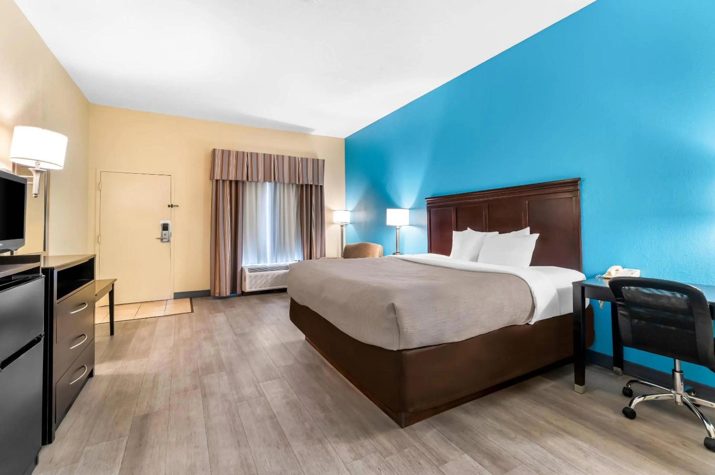 Bedroom, Bed in Quality Inn Union City US 51